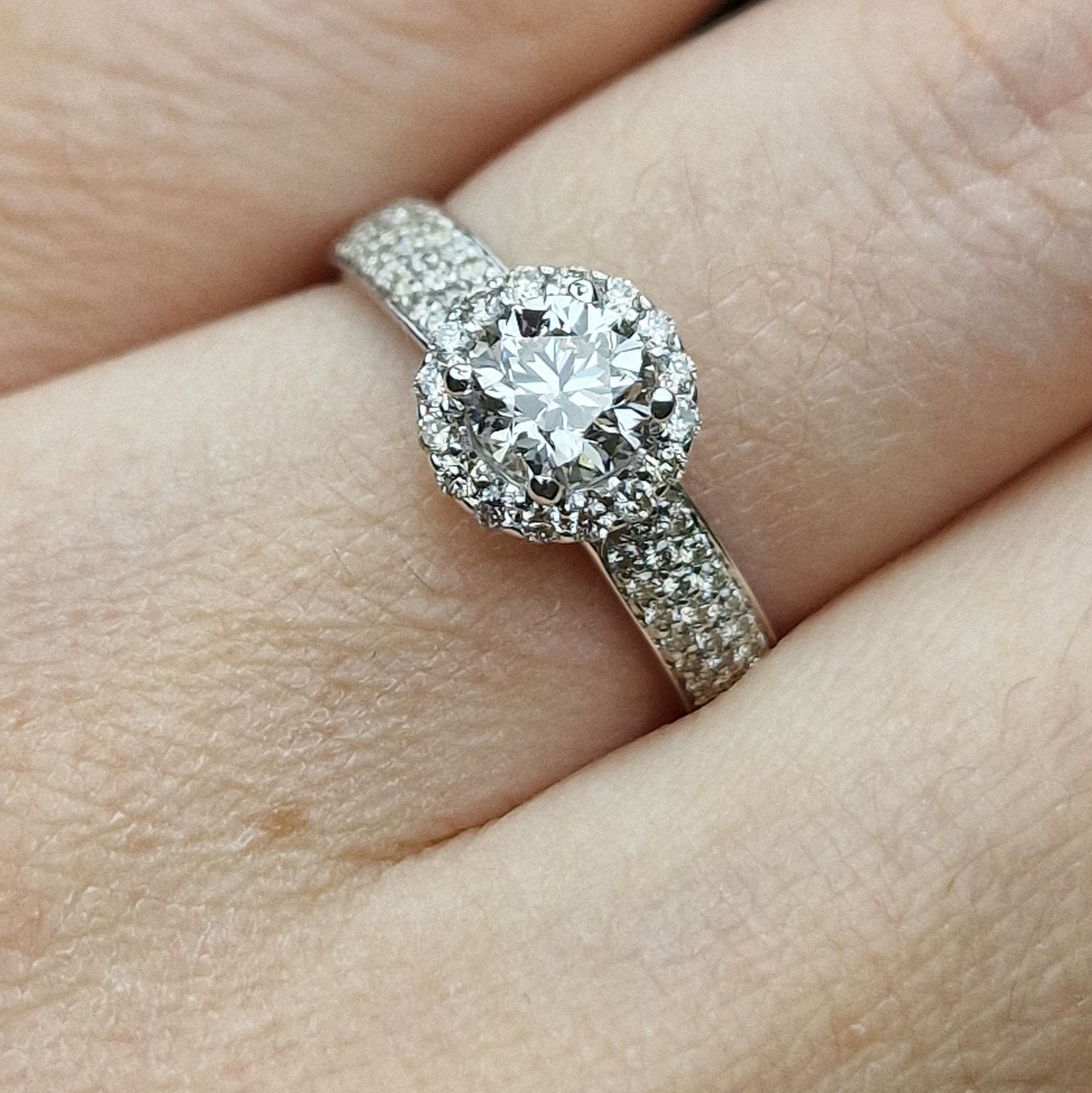 Кольцо Deimantas 98883427 17,5р 3,39гр 1,12ct. купить,NaN