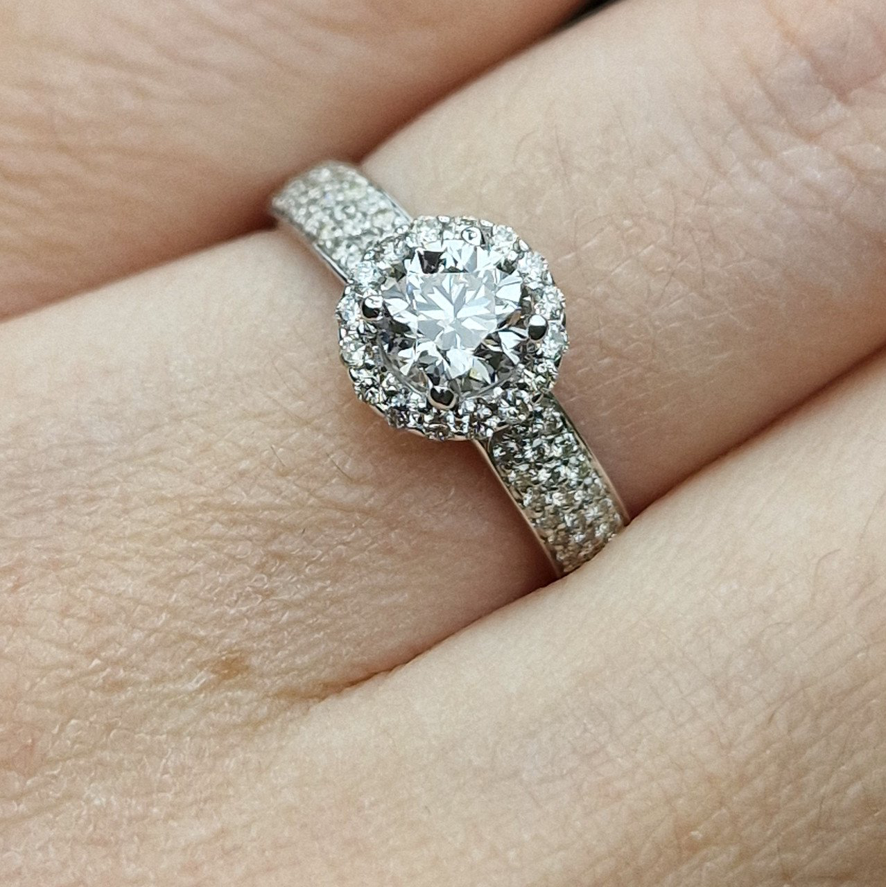 Кольцо Deimantas 98883427 17,5р 3,39гр 1,12ct. купить,NaN