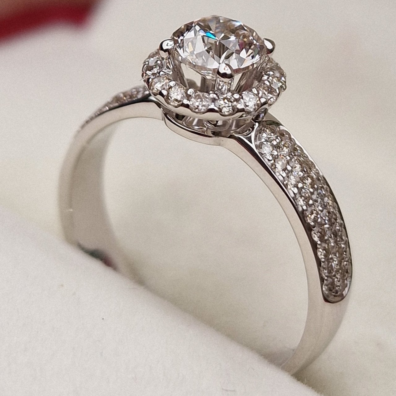 Кольцо Deimantas 98883427 17,5р 3,39гр 1,12ct. купить,NaN