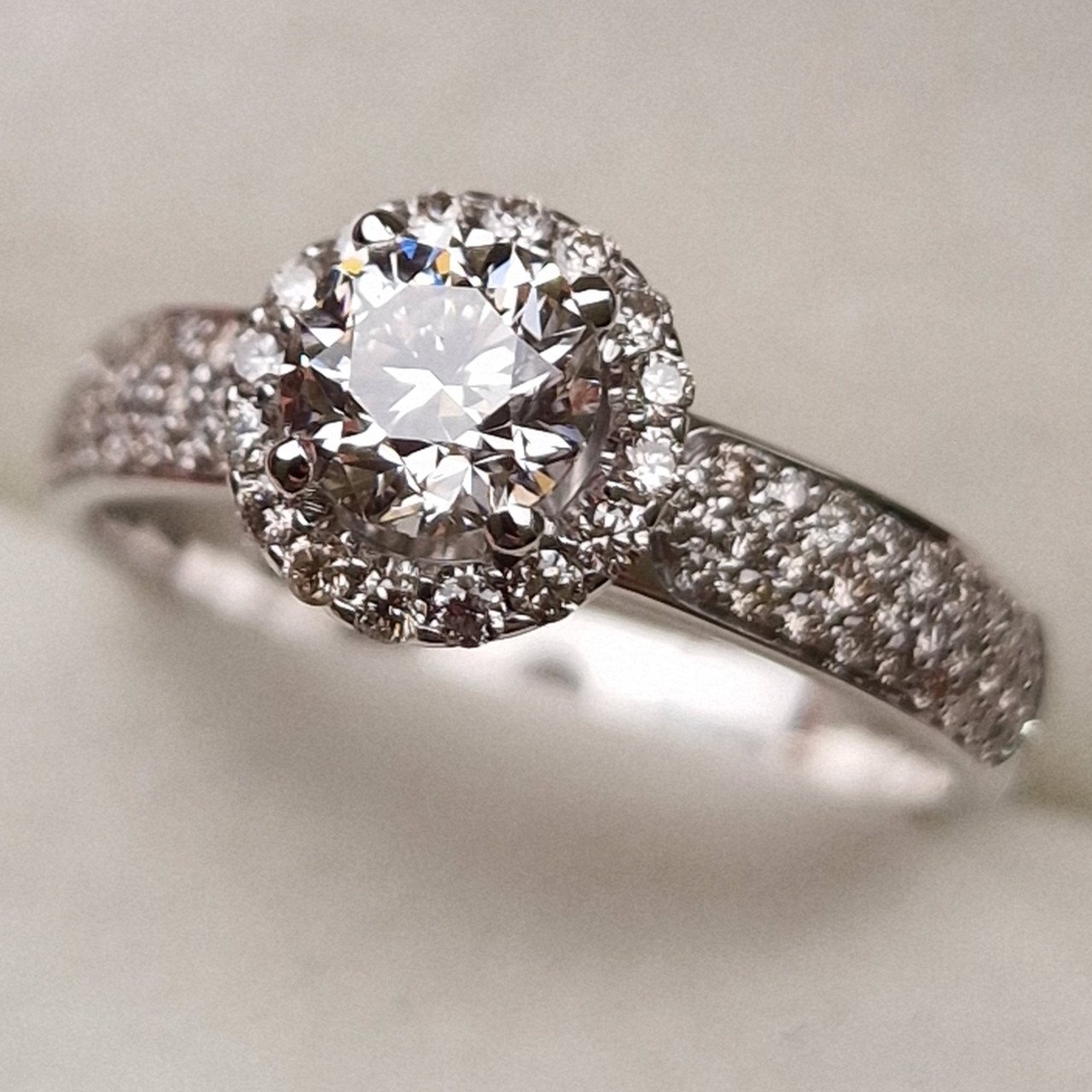 Кольцо Deimantas 98883427 17,5р 3,39гр 1,12ct. купить,NaN