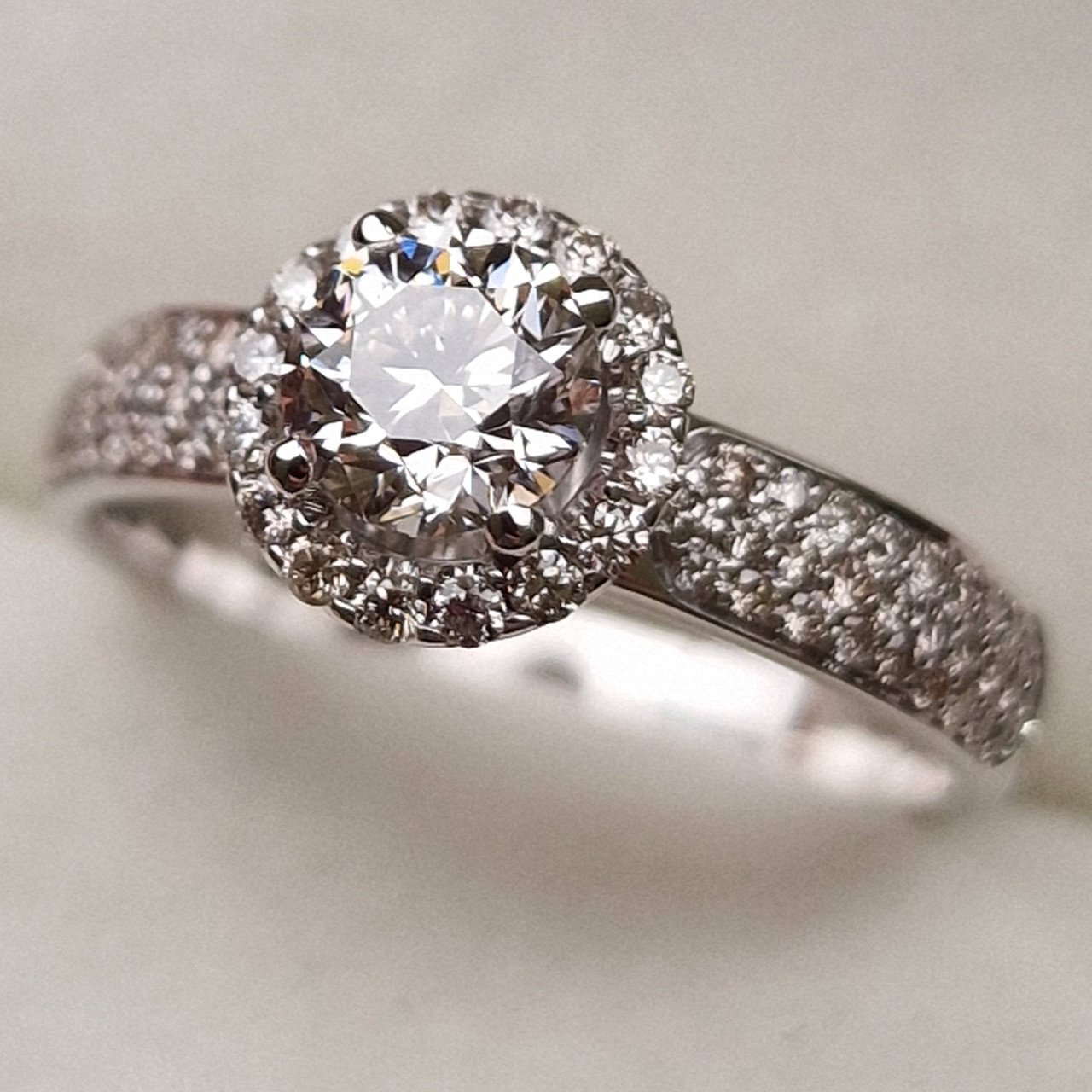 Кольцо Deimantas 98883427 17,5р 3,39гр 1,12ct. купить,NaN