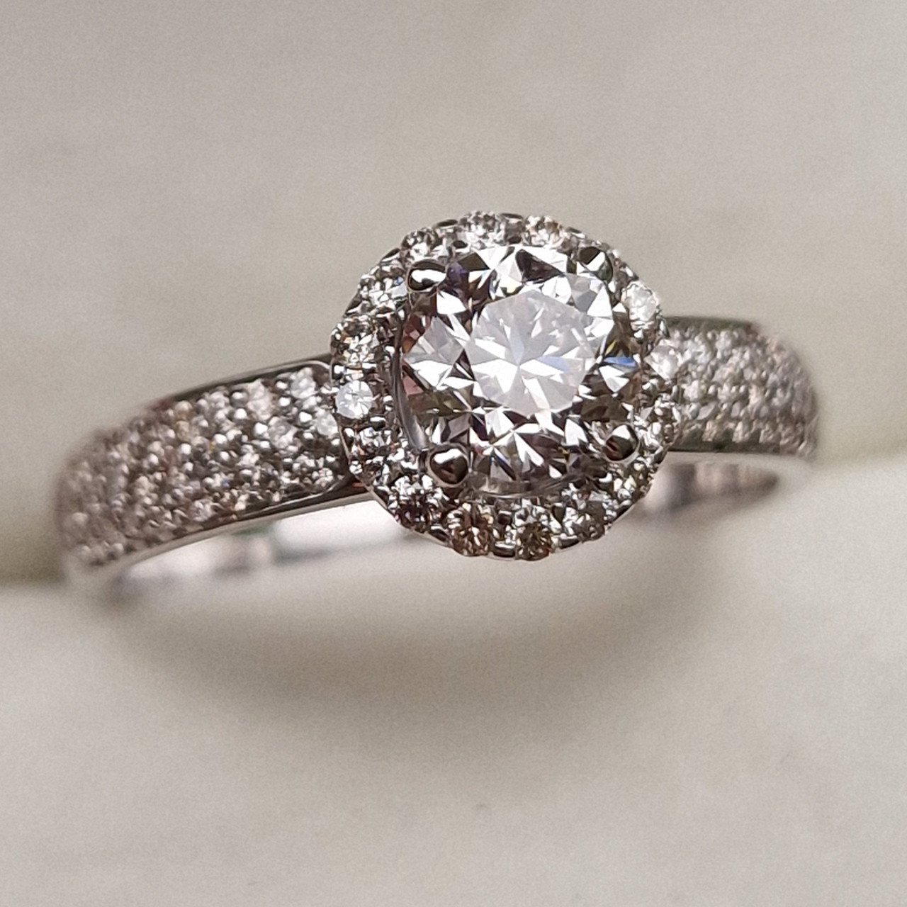 Кольцо Deimantas 98883427 17,5р 3,39гр 1,12ct. купить,NaN
