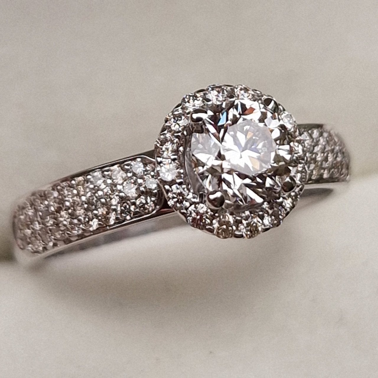 Кольцо Deimantas 98883427 17,5р 3,39гр 1,12ct. купить,NaN