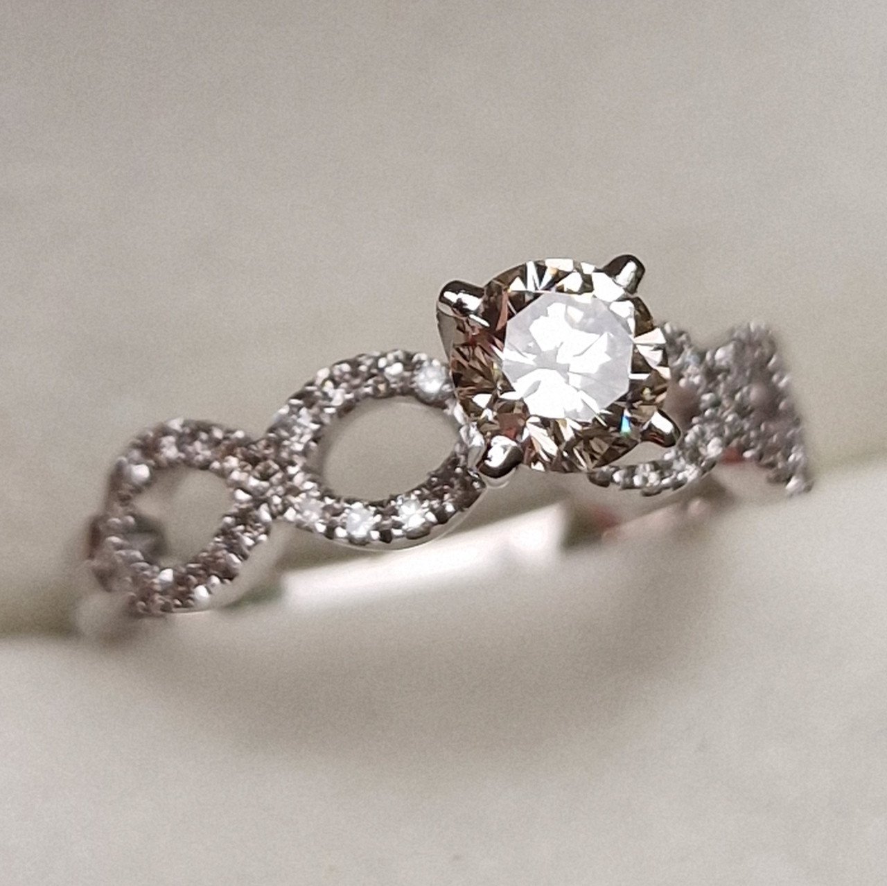 Кольцо Deimantas 98883795 17р 2,7гр 0,67ct. купить,NaN