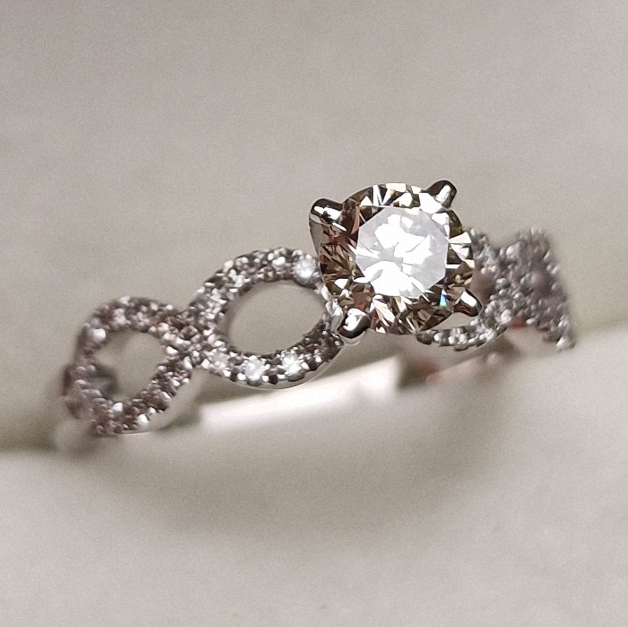 Кольцо Deimantas 98883795 17р 2,7гр 0,67ct. купить,NaN