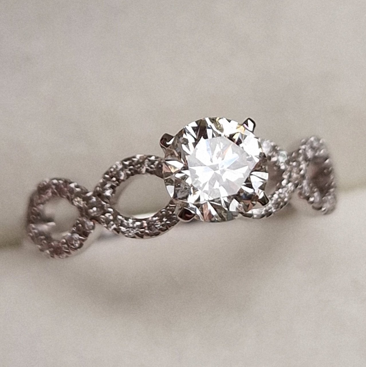 Кольцо Deimantas 98883802 16,5р 2,85гр 0,92ct. купить,NaN