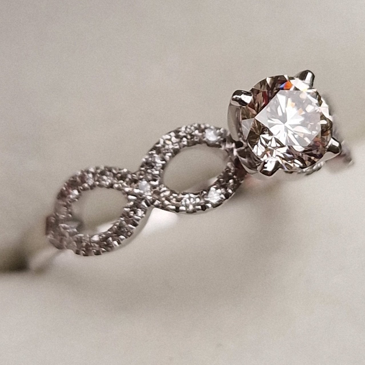 Кольцо Deimantas 98883795 17р 2,7гр 0,67ct. купить,NaN