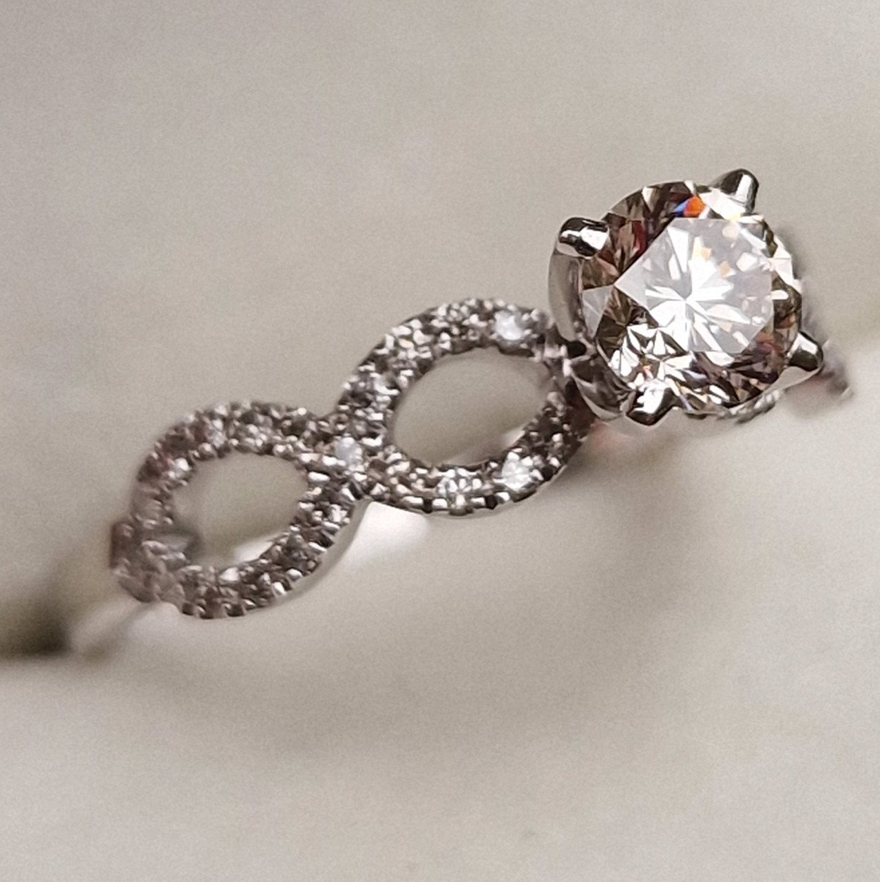 Кольцо Deimantas 98883795 17р 2,7гр 0,67ct. купить,NaN
