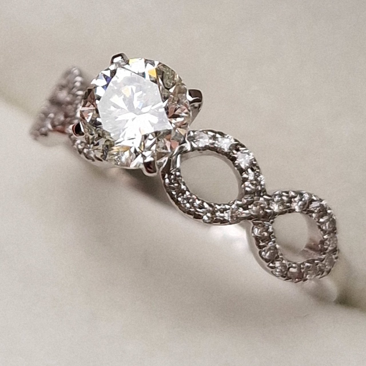 Кольцо Deimantas 98883802 16,5р 2,85гр 0,92ct. купить,NaN