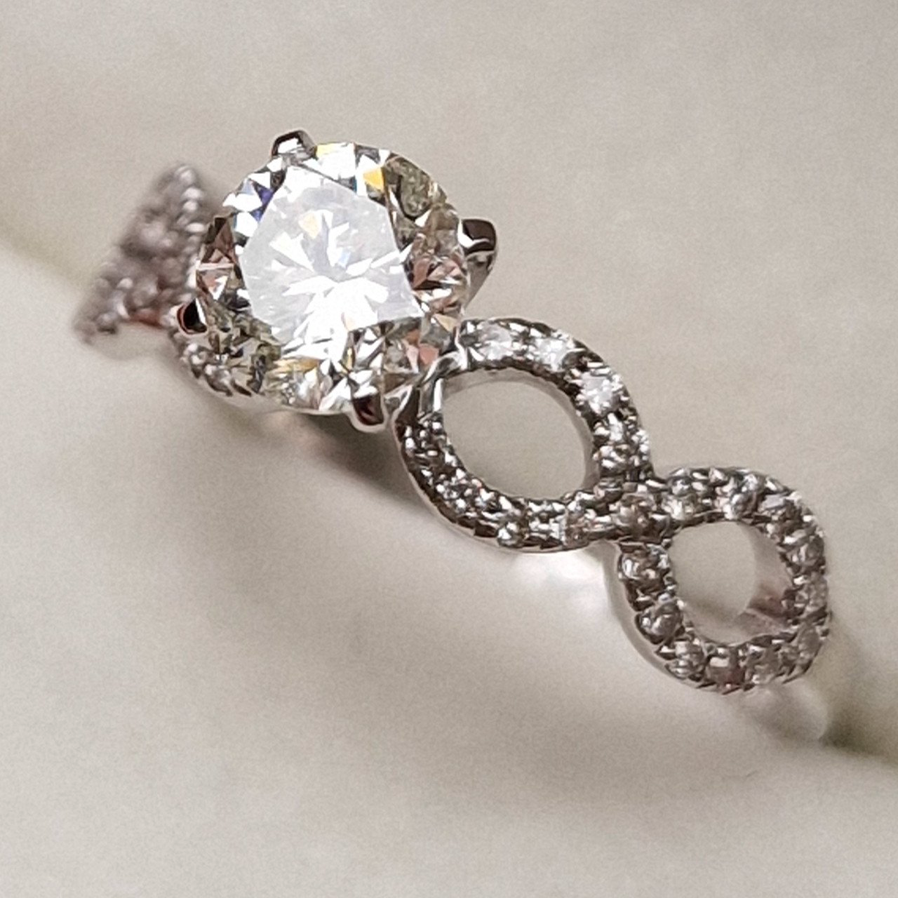 Кольцо Deimantas 98883802 16,5р 2,85гр 0,92ct. купить,NaN