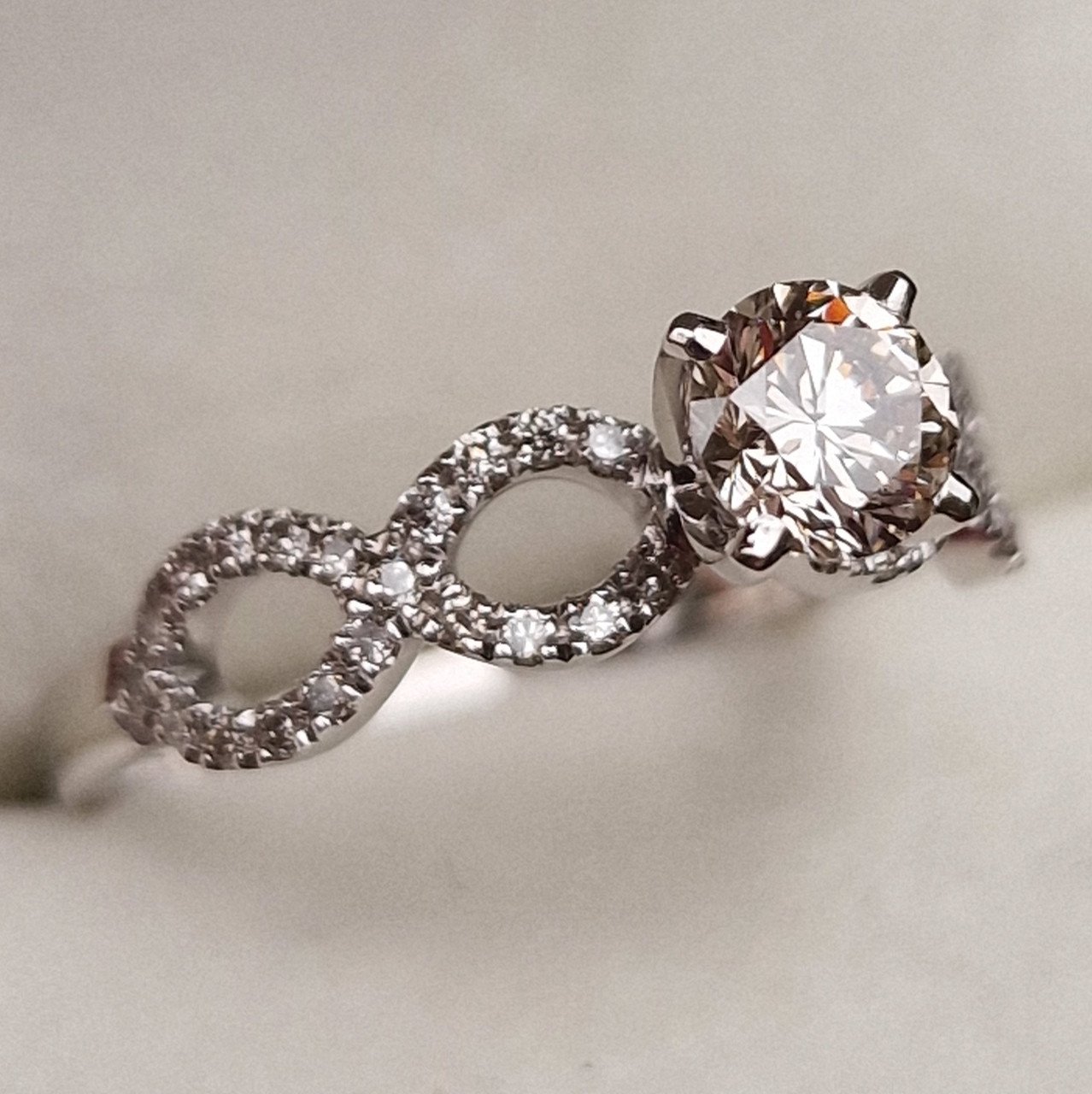 Кольцо Deimantas 98883795 17р 2,7гр 0,67ct. купить,NaN
