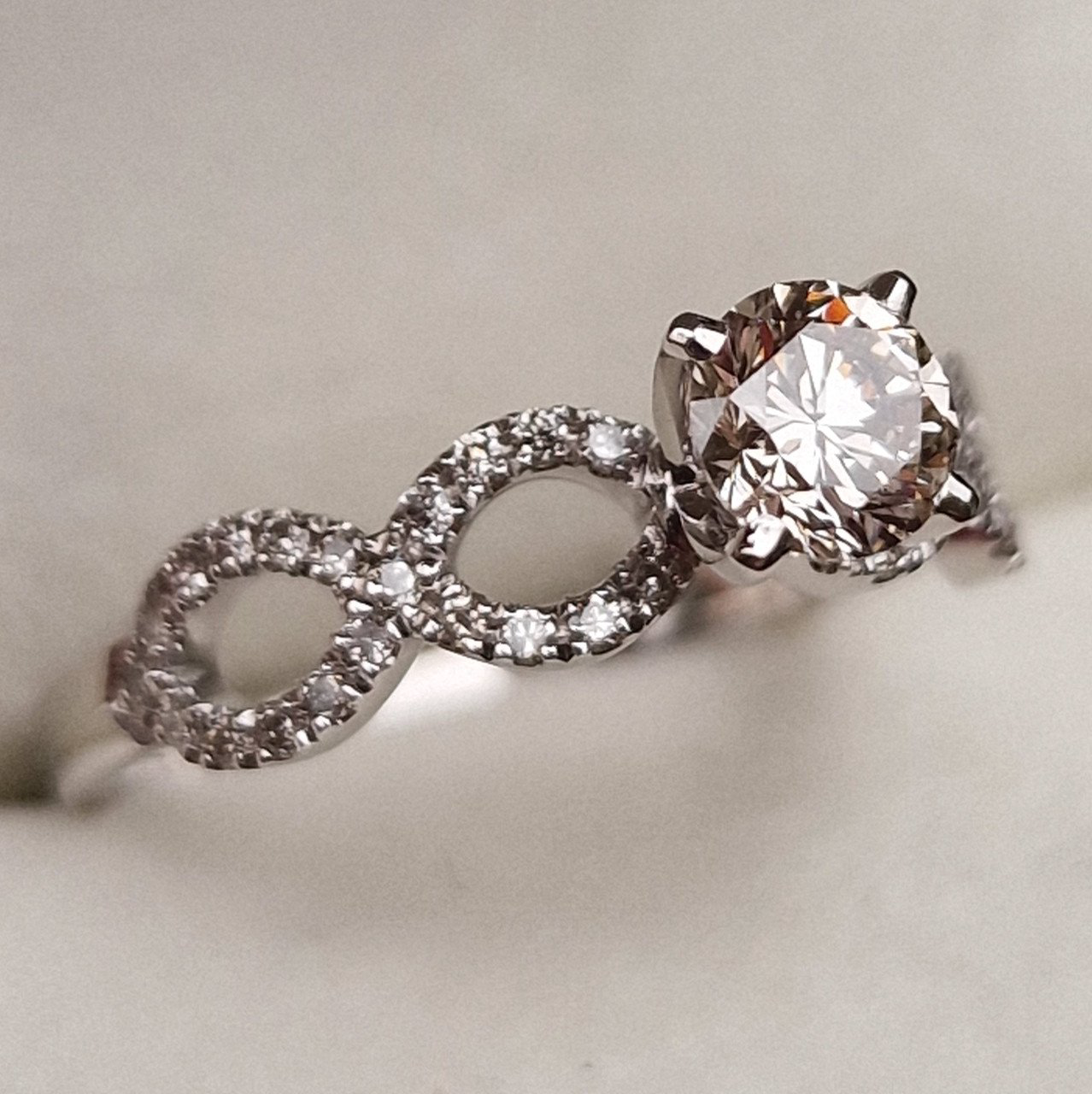 Кольцо Deimantas 98883795 17р 2,7гр 0,67ct. купить,NaN