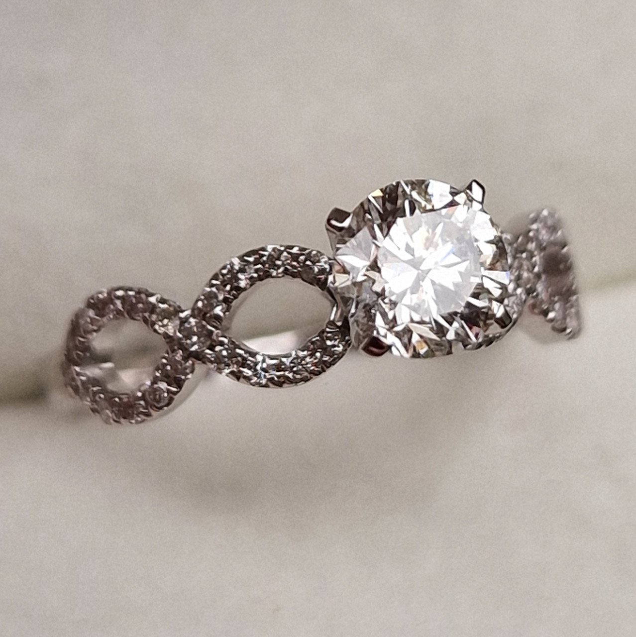 Кольцо Deimantas 98883802 16,5р 2,85гр 0,92ct. купить,NaN
