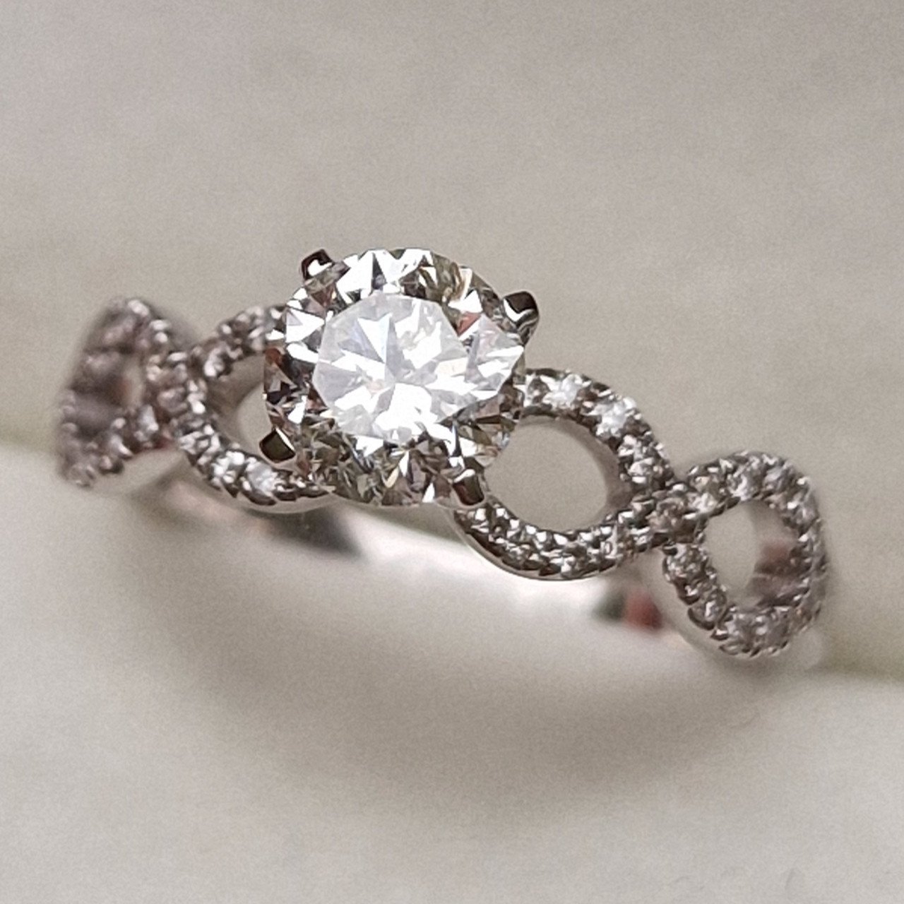 Кольцо Deimantas 98883802 16,5р 2,85гр 0,92ct. купить,NaN