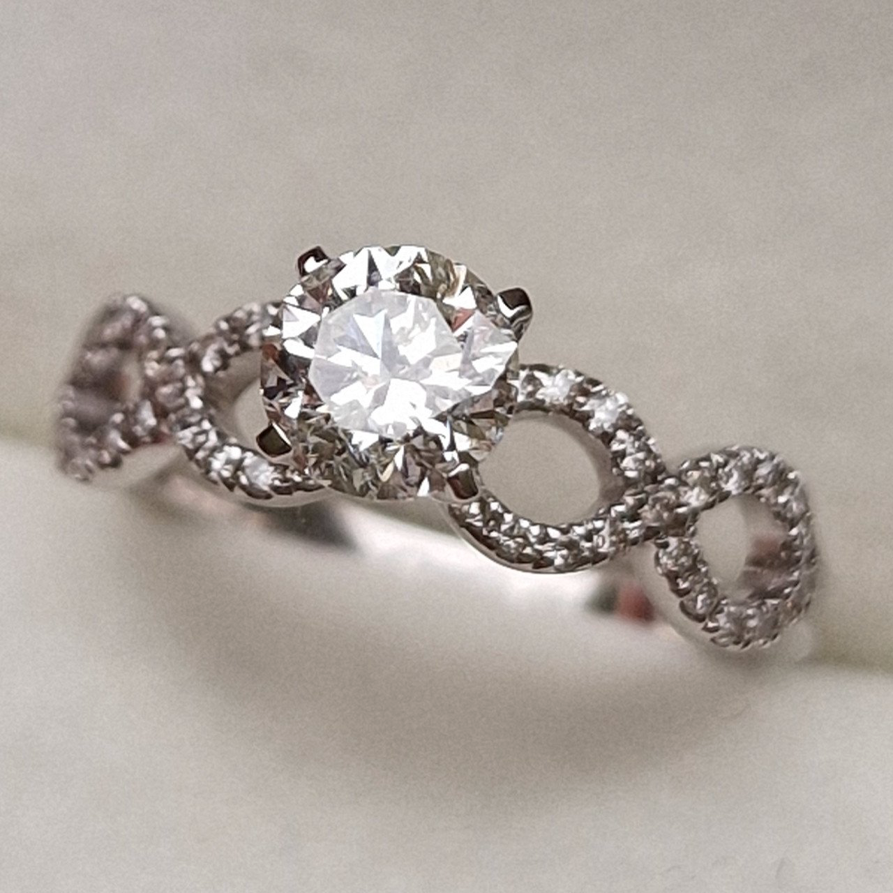 Кольцо Deimantas 98883802 16,5р 2,85гр 0,92ct. купить,NaN