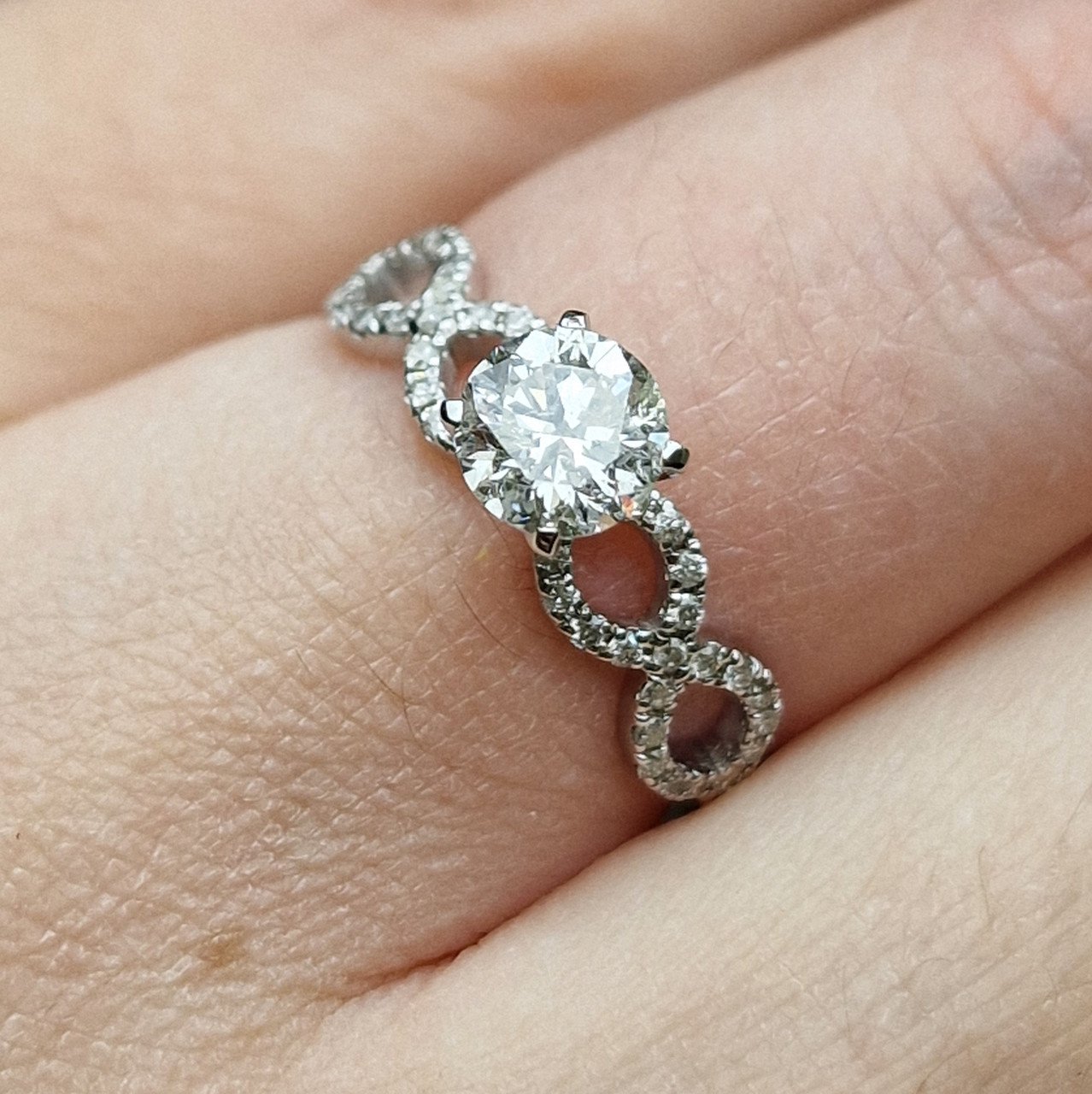 Кольцо Deimantas 98883802 16,5р 2,85гр 0,92ct. купить,NaN