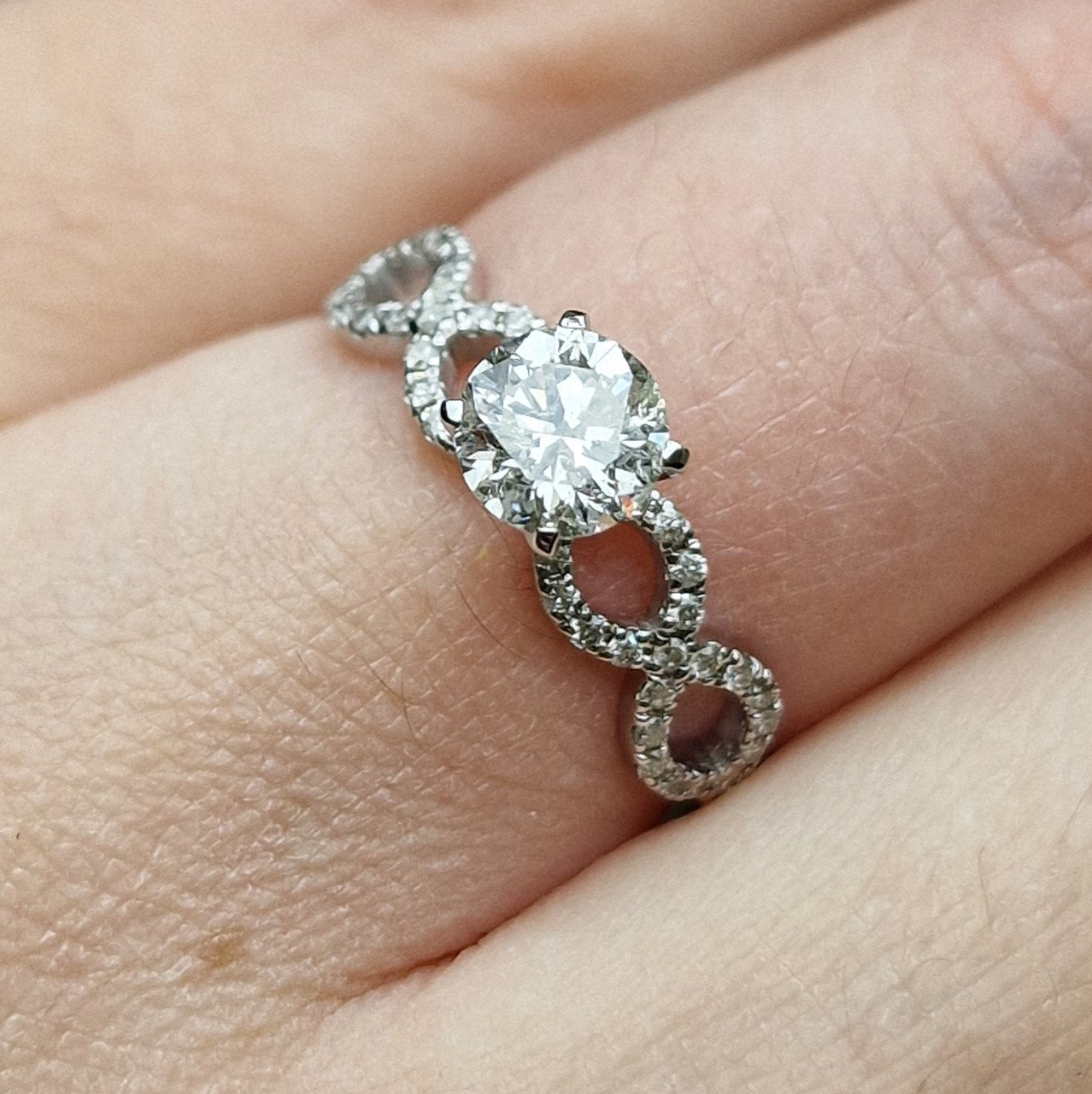Кольцо Deimantas 98883802 16,5р 2,85гр 0,92ct. купить,NaN