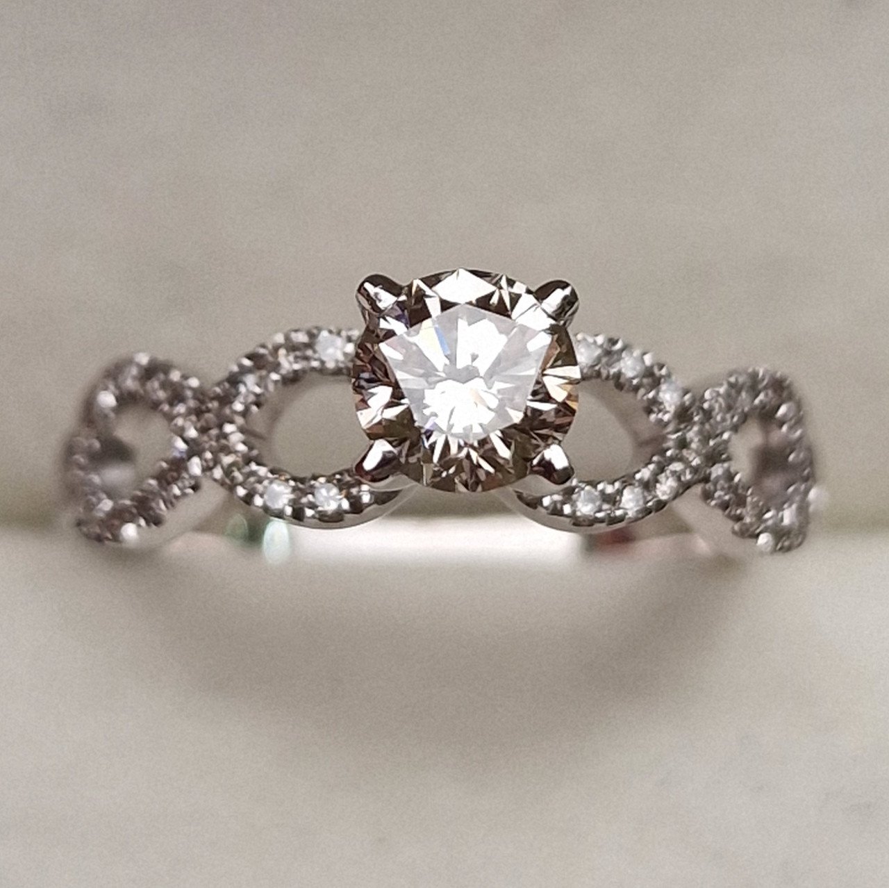 Кольцо Deimantas 98883795 17р 2,7гр 0,67ct. купить,NaN