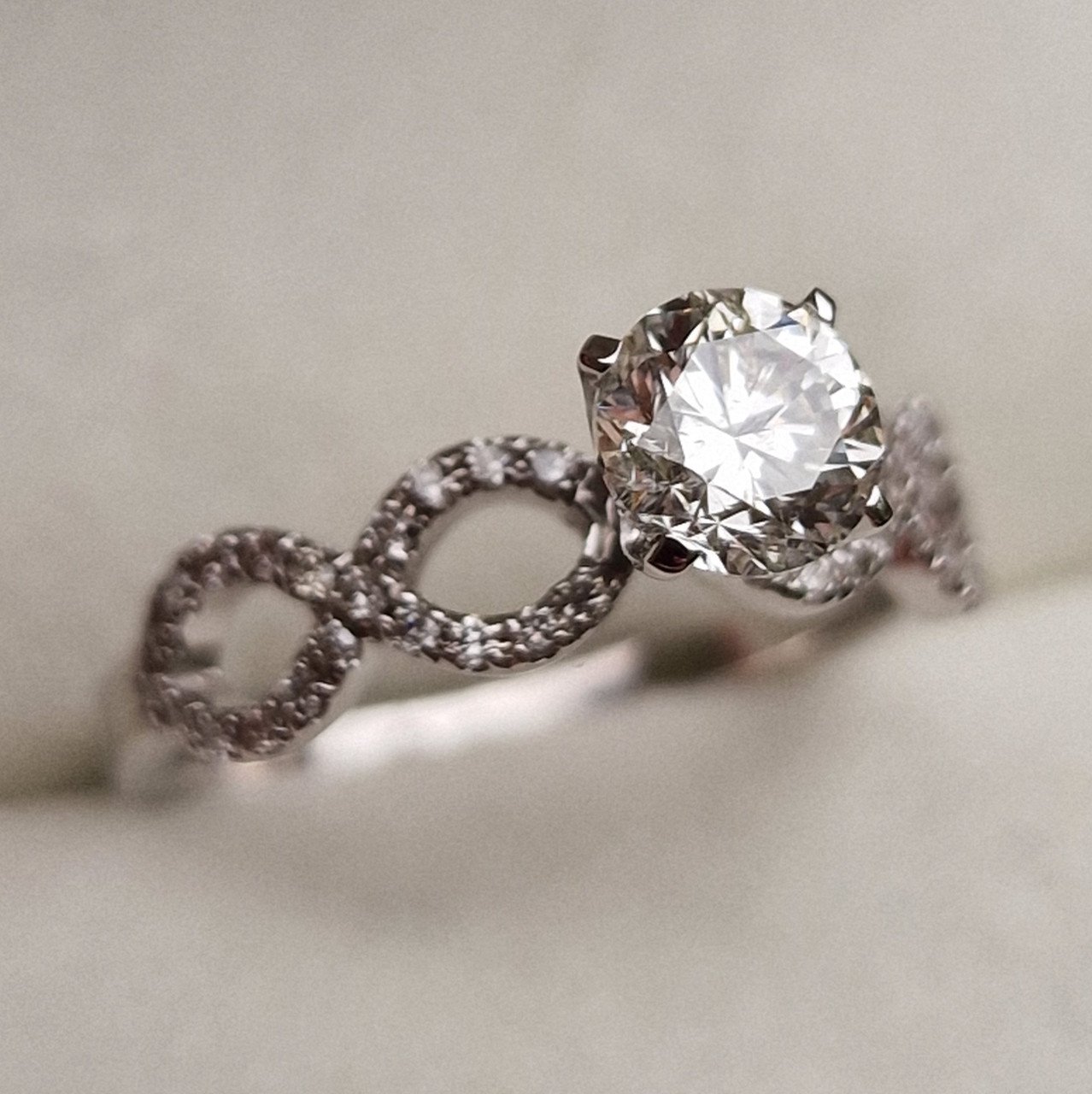 Кольцо Deimantas 98883802 16,5р 2,85гр 0,92ct. купить,NaN