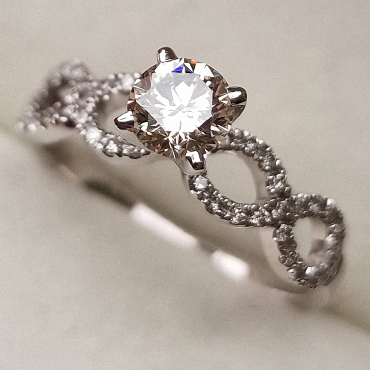 Кольцо Deimantas 98883795 17р 2,7гр 0,67ct. купить,NaN