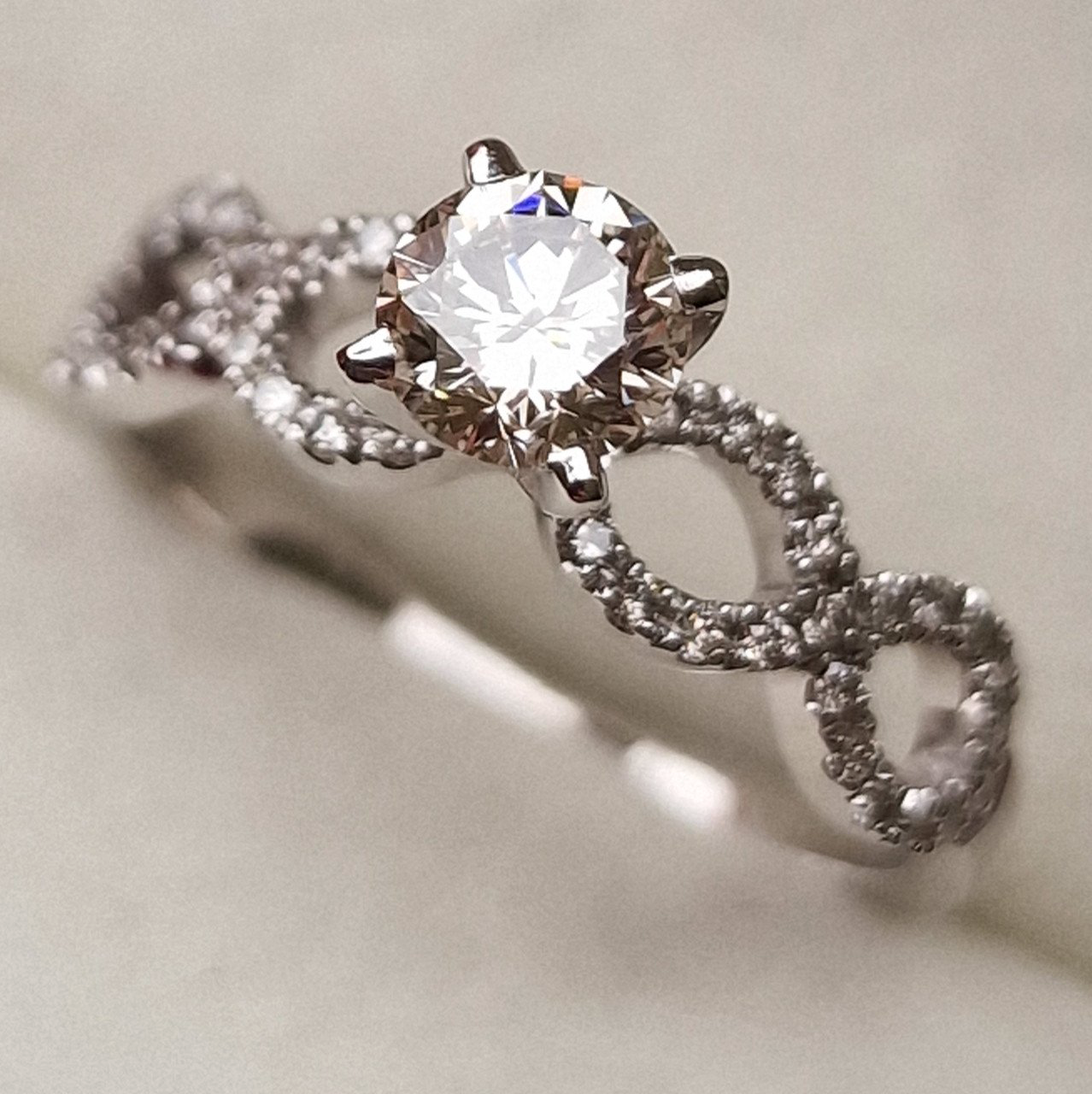 Кольцо Deimantas 98883795 17р 2,7гр 0,67ct. купить,NaN