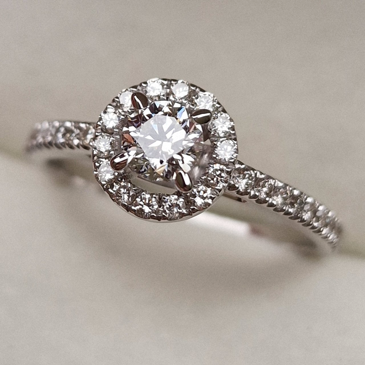 Кольца Deimantas 98883810 18р 3,05гр 0,80ct. купить,NaN