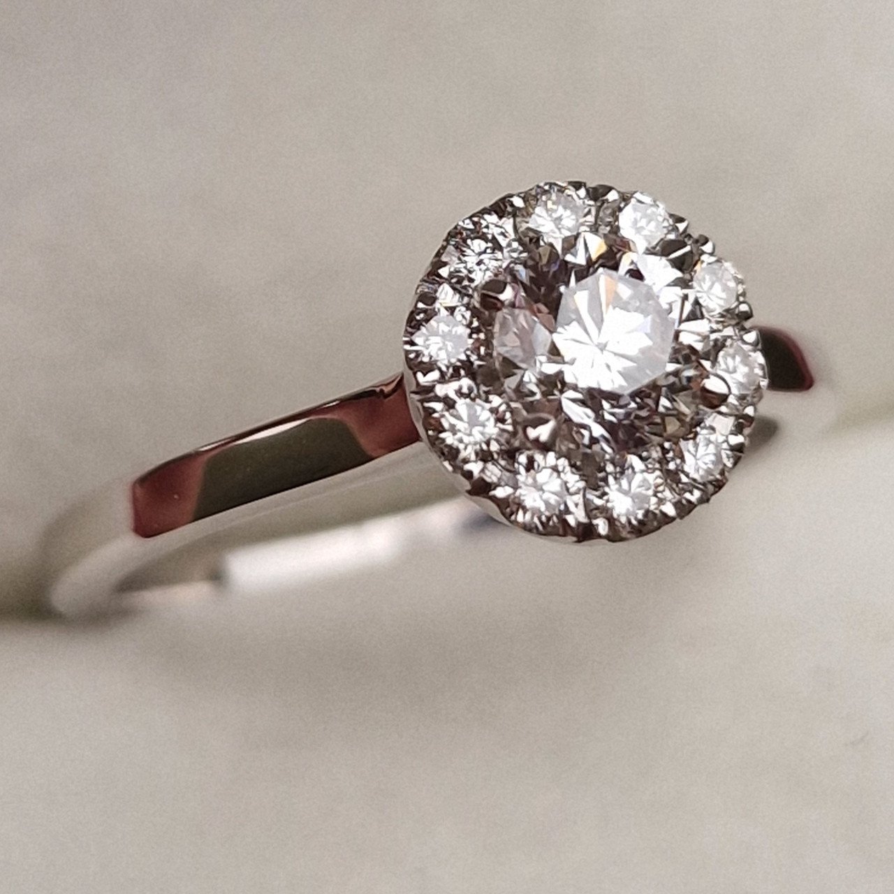 Кольцо Deimantas 98883818 16,5р 2,57гр 0,65ct. купить,NaN