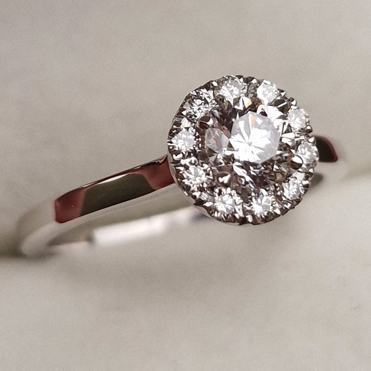 Кольцо Deimantas 98883818 16,5р 2,57гр 0,65ct. купить,NaN