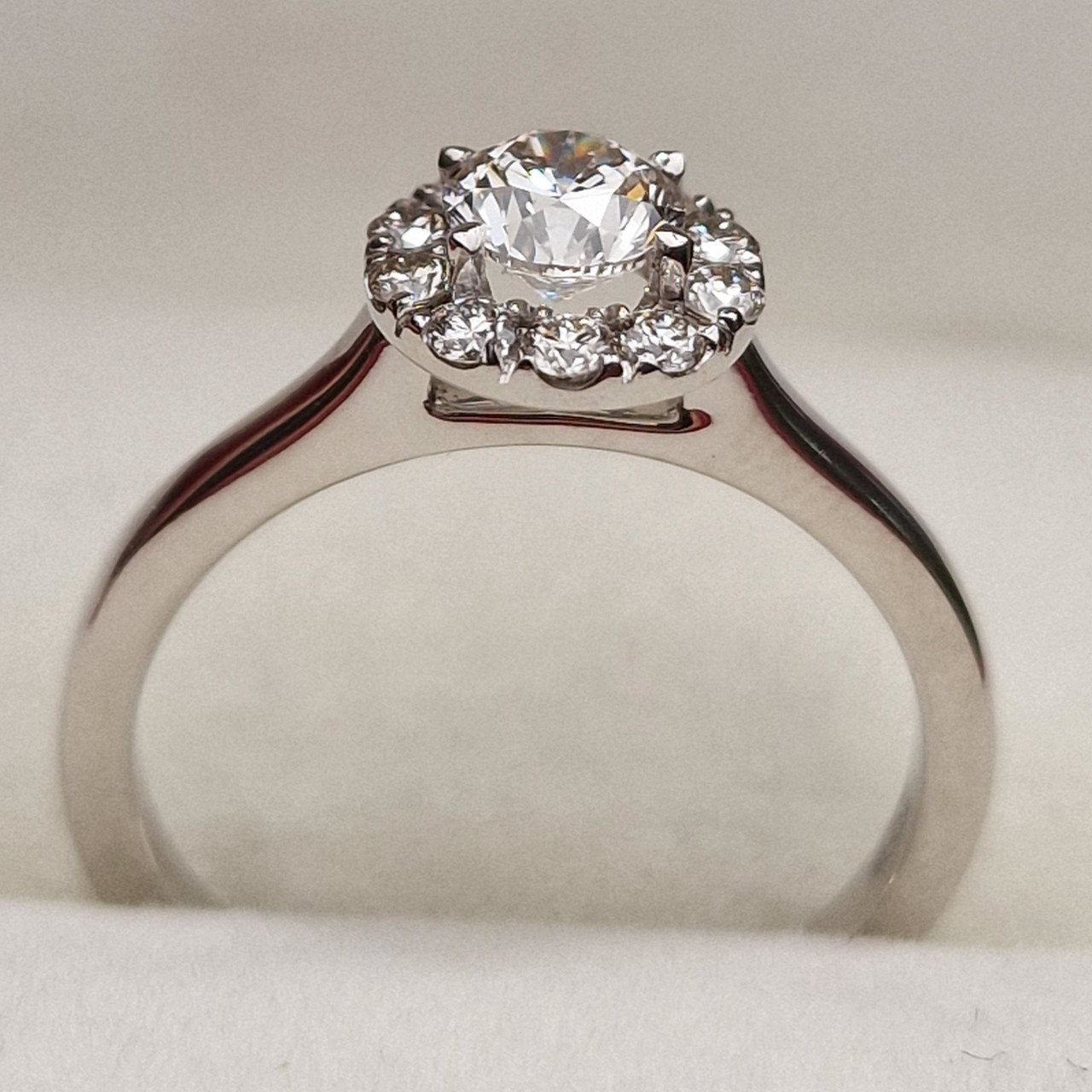 Кольцо Deimantas 98883818 16,5р 2,57гр 0,65ct. купить,NaN