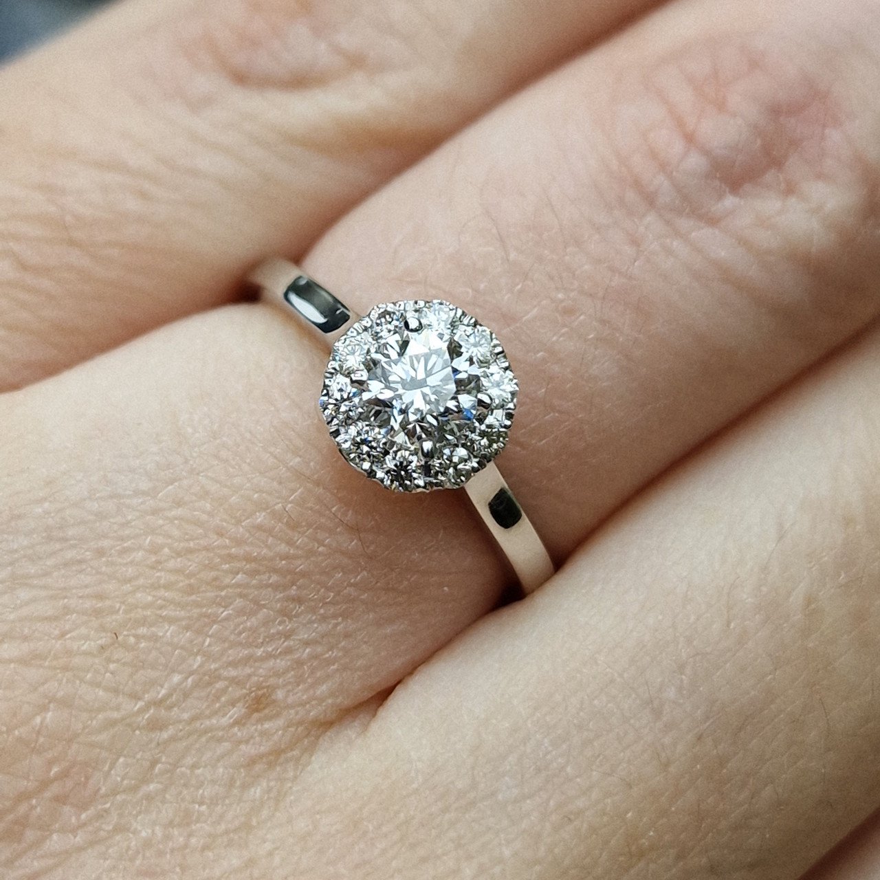 Кольцо Deimantas 98883818 16,5р 2,57гр 0,65ct. купить,NaN