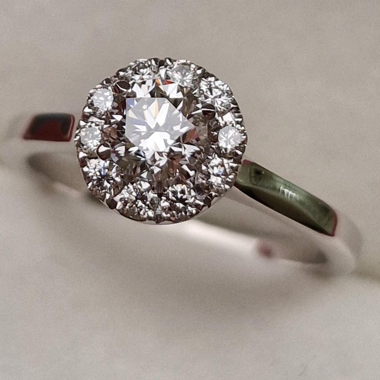 Кольцо Deimantas 98883818 16,5р 2,57гр 0,65ct. купить,NaN
