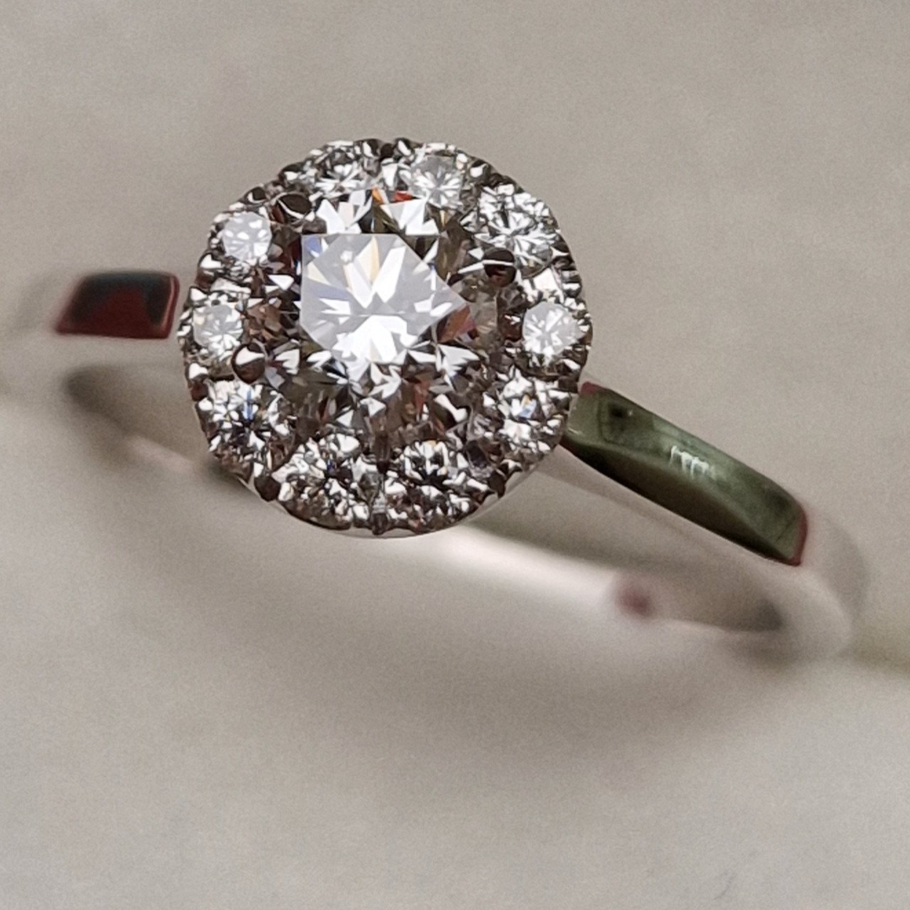 Кольцо Deimantas 98883818 16,5р 2,57гр 0,65ct. купить,NaN