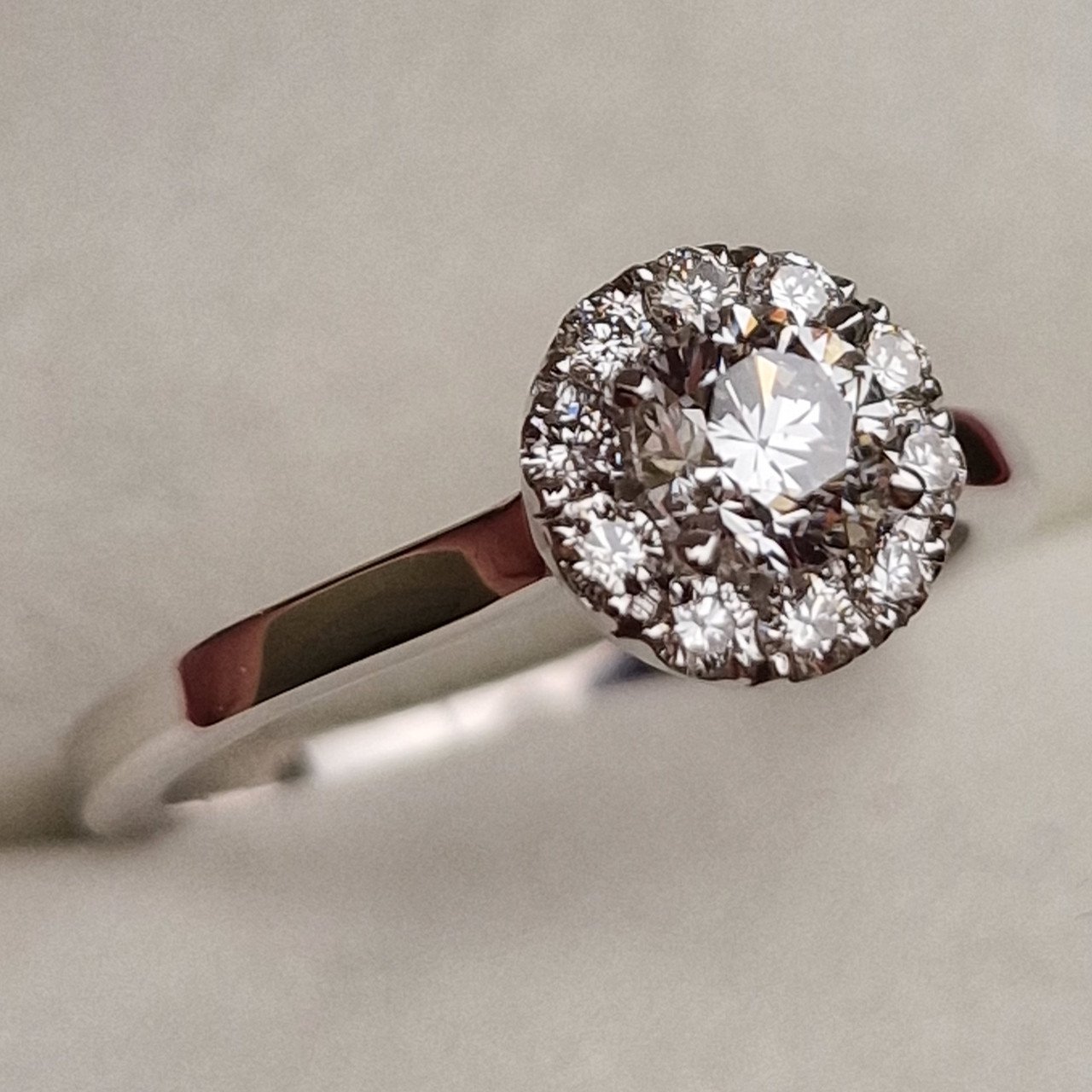 Кольцо Deimantas 98883818 16,5р 2,57гр 0,65ct. купить,NaN
