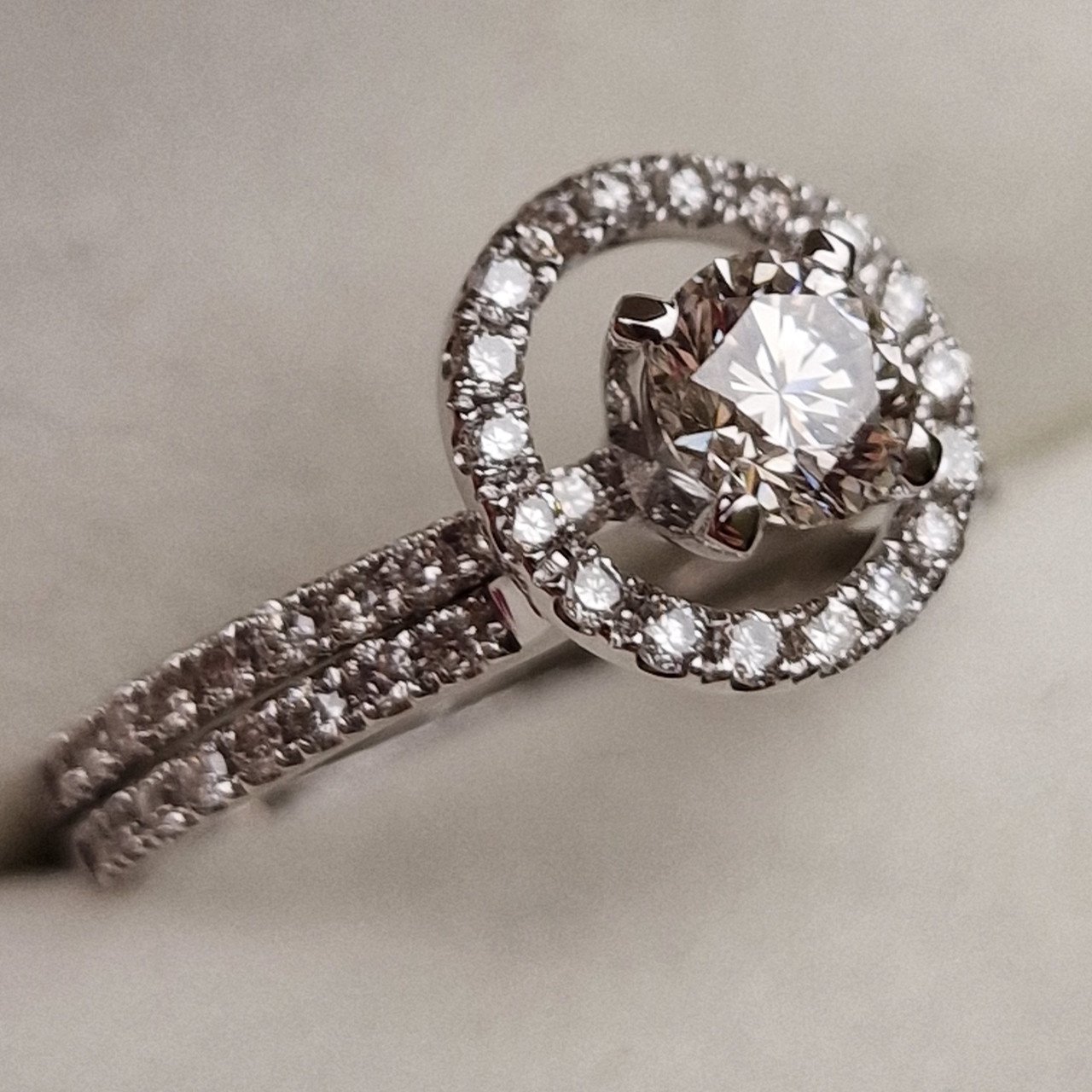 Кольцо Deimantas 98883833 17р 3,54гр 1,06ct. купить,NaN