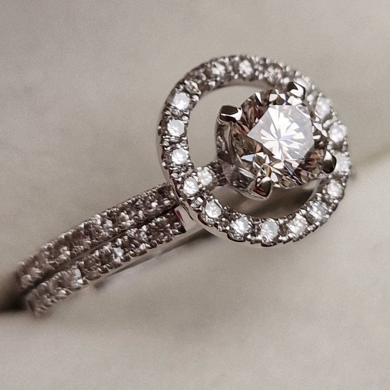Кольцо Deimantas 98883833 17р 3,54гр 1,06ct. купить,NaN