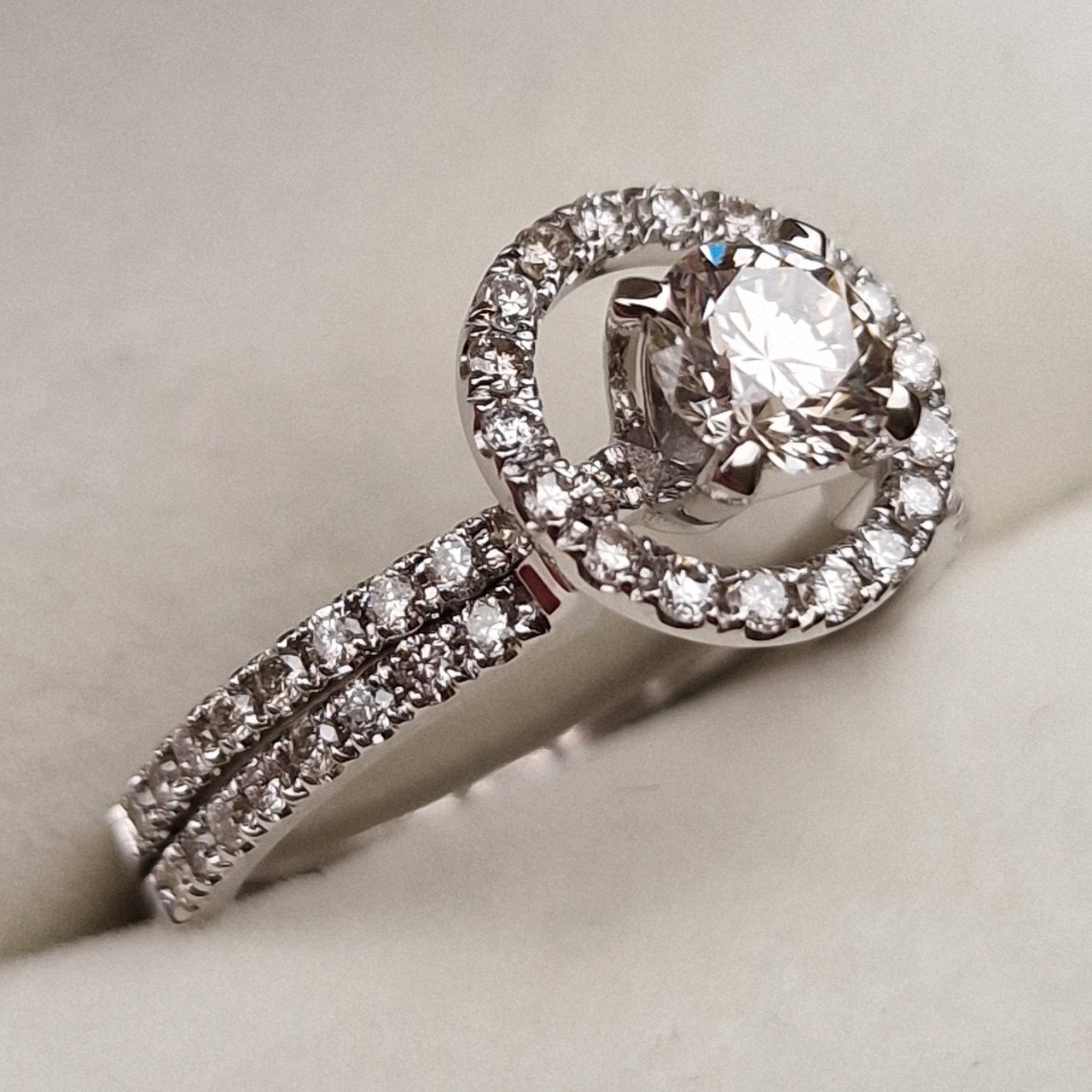 Кольцо Deimantas 98883833 17р 3,54гр 1,06ct. купить,NaN