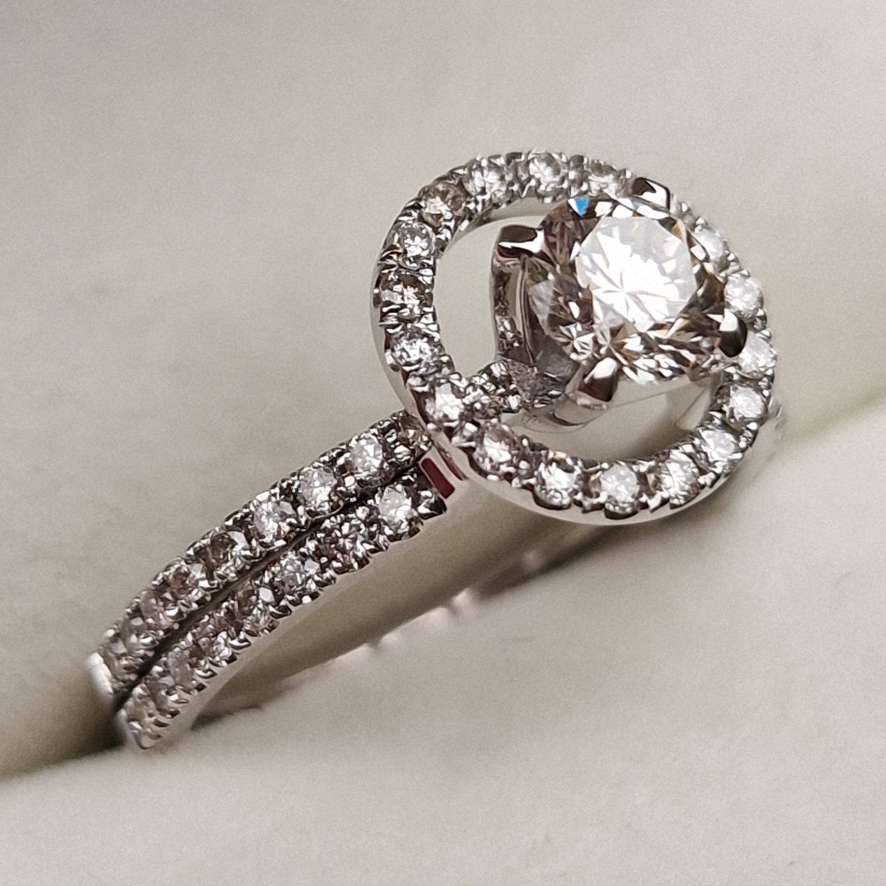 Кольцо Deimantas 98883833 17р 3,54гр 1,06ct. купить,NaN