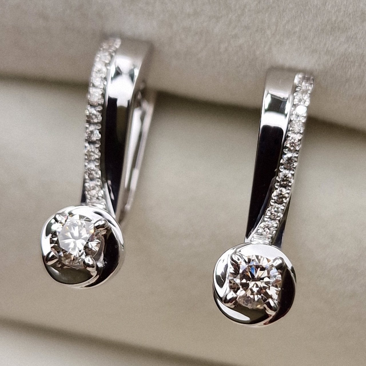 Серьги Deimantas 98882889 6,39гр 0,59ct. купить,NaN