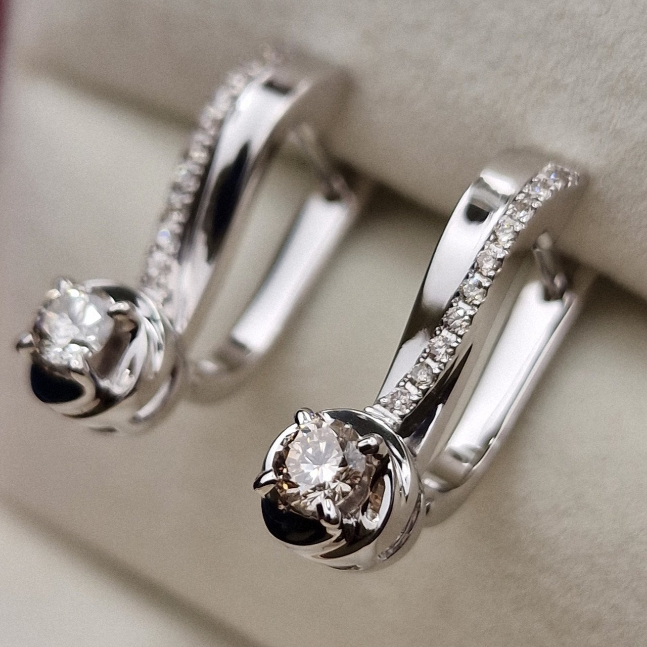 Серьги Deimantas 98882889 6,39гр 0,59ct. купить,NaN
