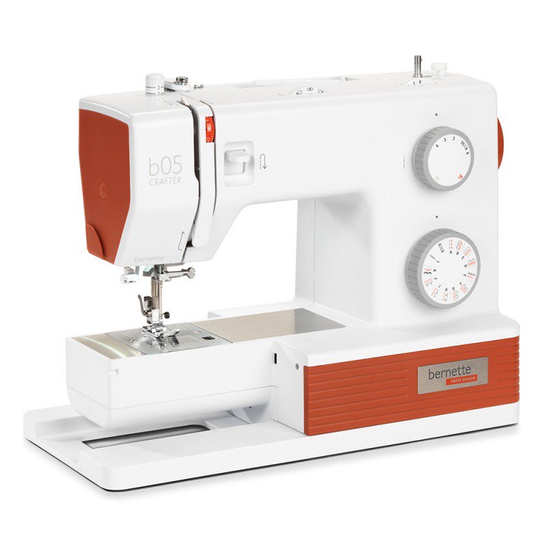Швейная машина Bernette B05 Crafter белая - ForteMarket Швейная машина Bernette B05 Crafter белая купить,0