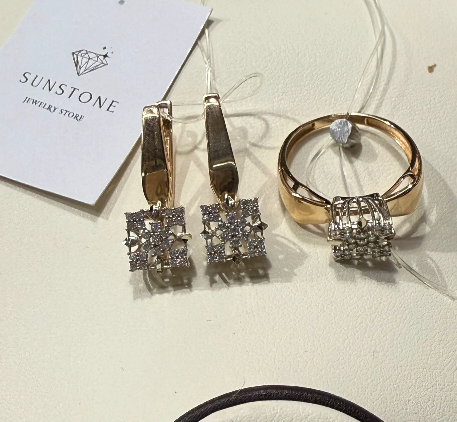 Комплект Sunstone S897 17.5р 5.5гр золото 585 купить,380000