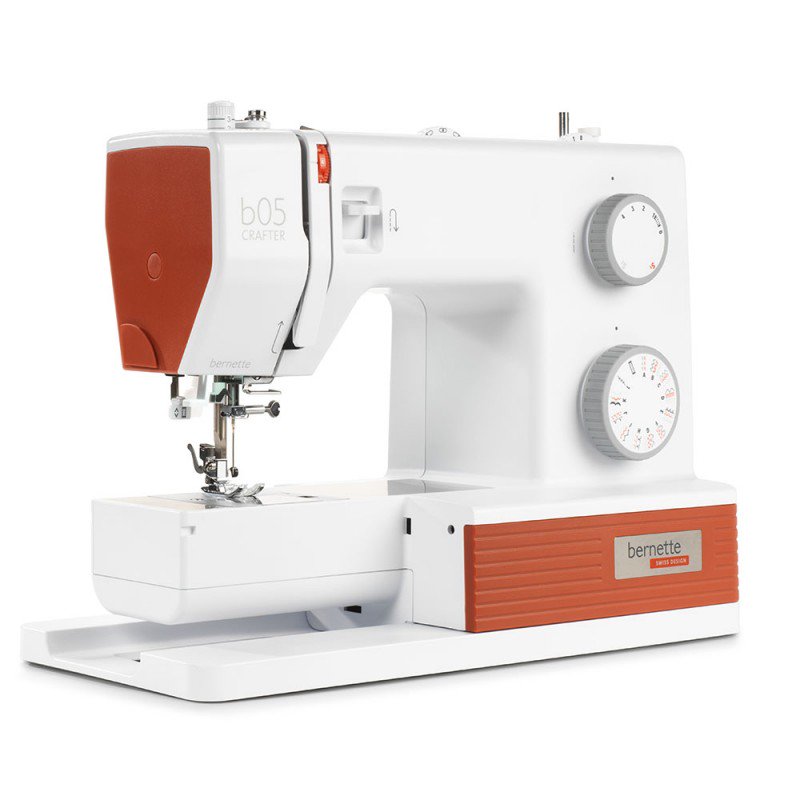Швейная машина Bernette B05 Crafter белая - ForteMarket Швейная машина Bernette B05 Crafter белая купить,0