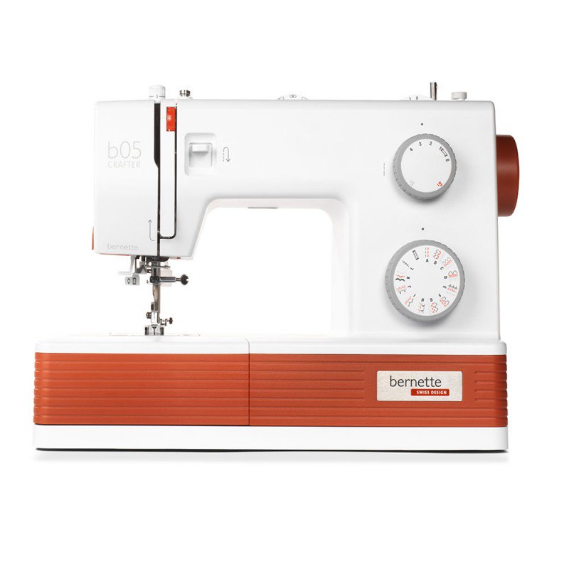 Швейная машина Bernette B05 Crafter белая - ForteMarket Швейная машина Bernette B05 Crafter белая купить,0