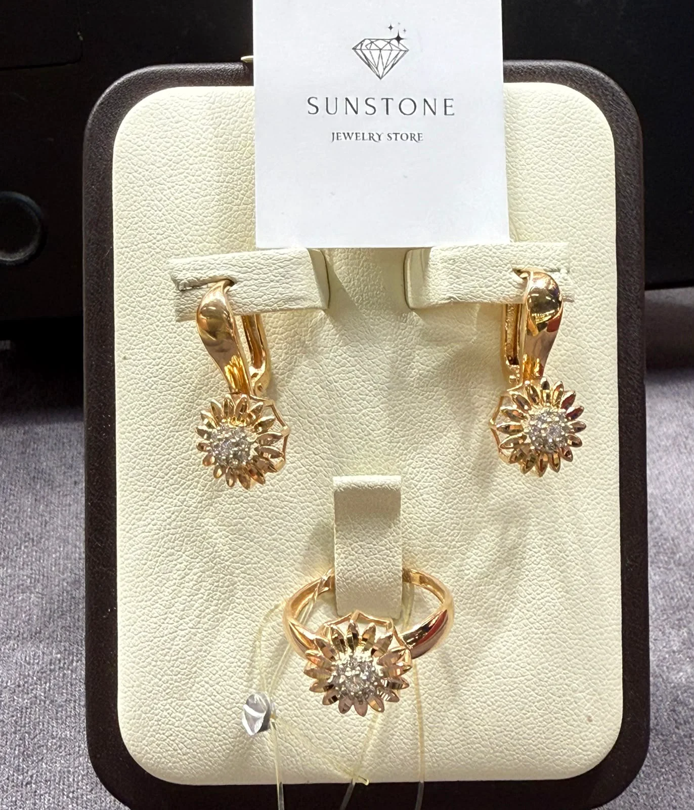 Комплект Sunstone S911 18р 6.2гр золото 585 купить,450000