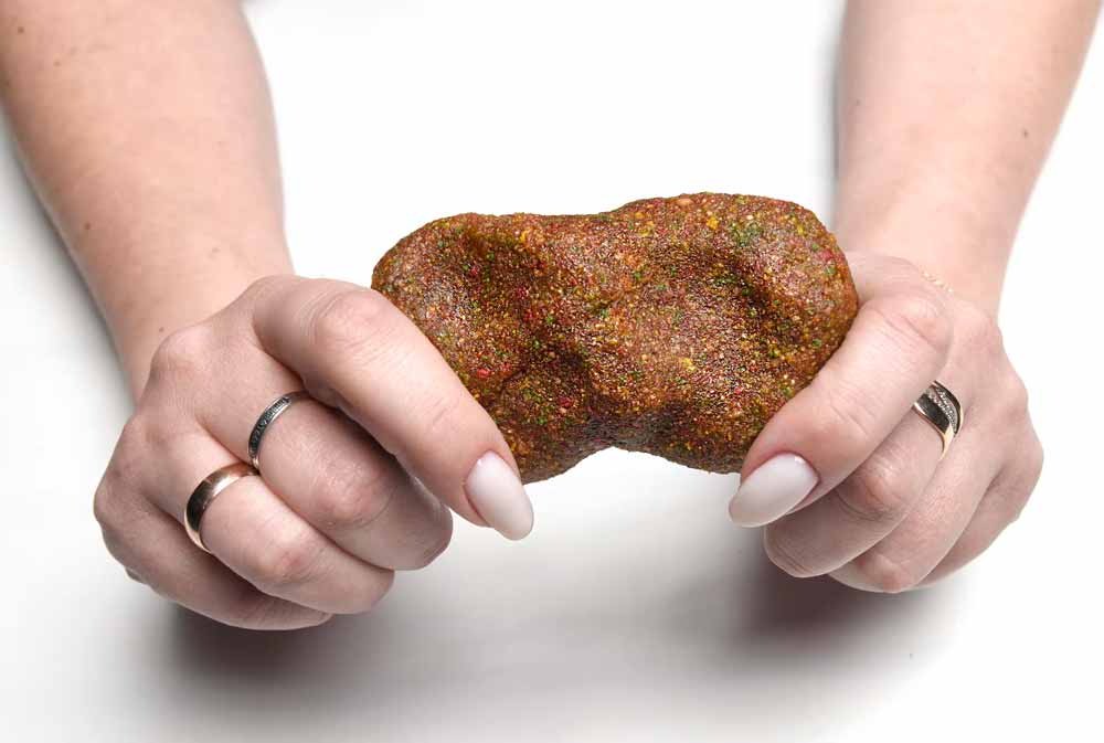 Прикормка Lion Baits Пластилин LBPI-2502 Карп слива 0.25 кг купить,NaN