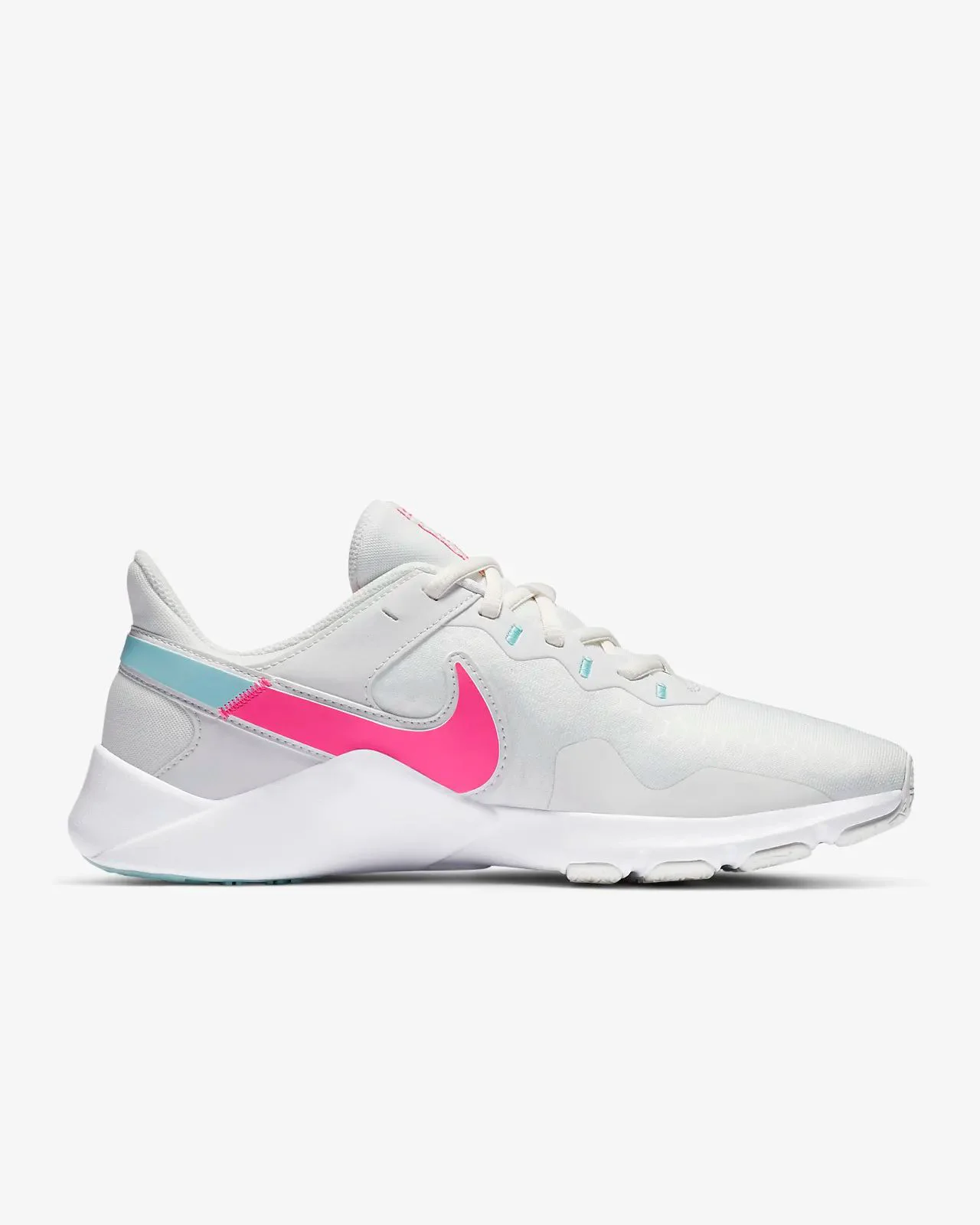 Кроссовки Nike Legend Essential 2 white 37.5