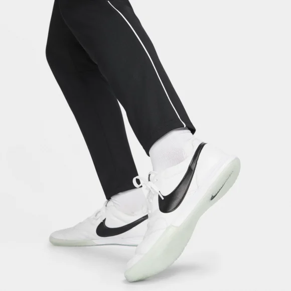 Спортивный костюм Nike CW6131-010 черный L - ForteMarket Спортивный костюм Nike CW6131-010 черный L купить,0