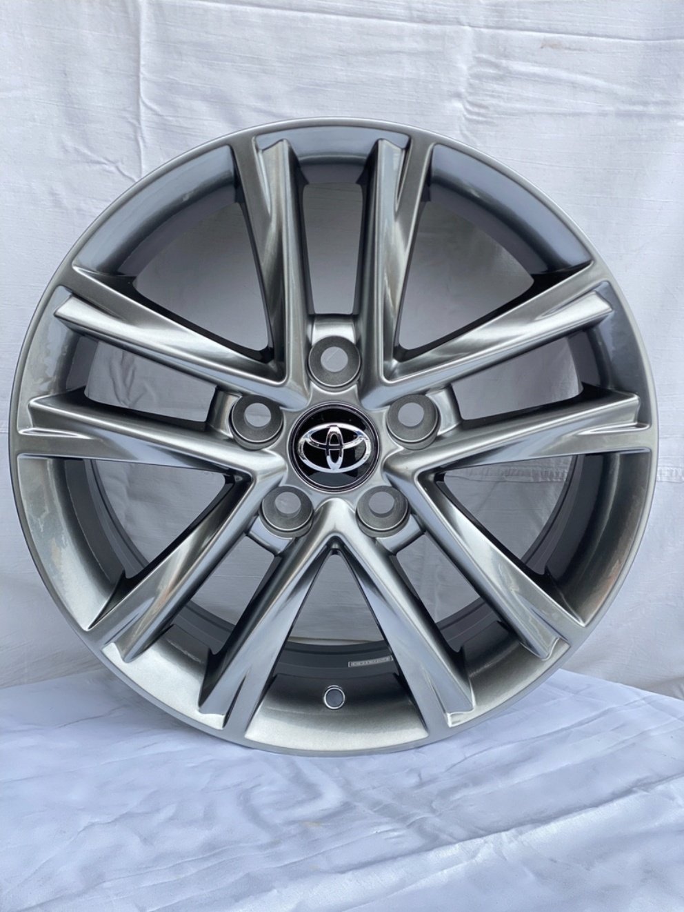 Toyota Комплект дисков Toyota 298 6.5x16/5x114.3 D60.1 ET45 графит 6.5x16/5x114.3 D60.1 ET45 4 диска графит купить,NaN
