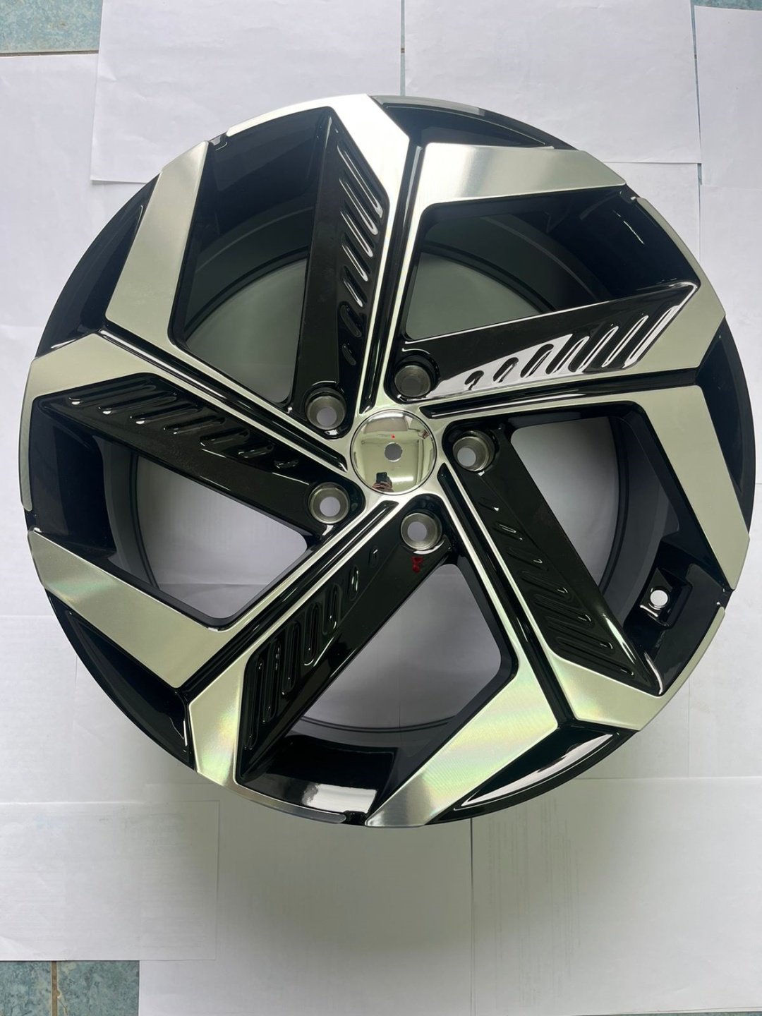 Baochi HHY036 7.5x18/5x114.3 D67.1 ET51 4 диска черный, серебристый купить,NaN