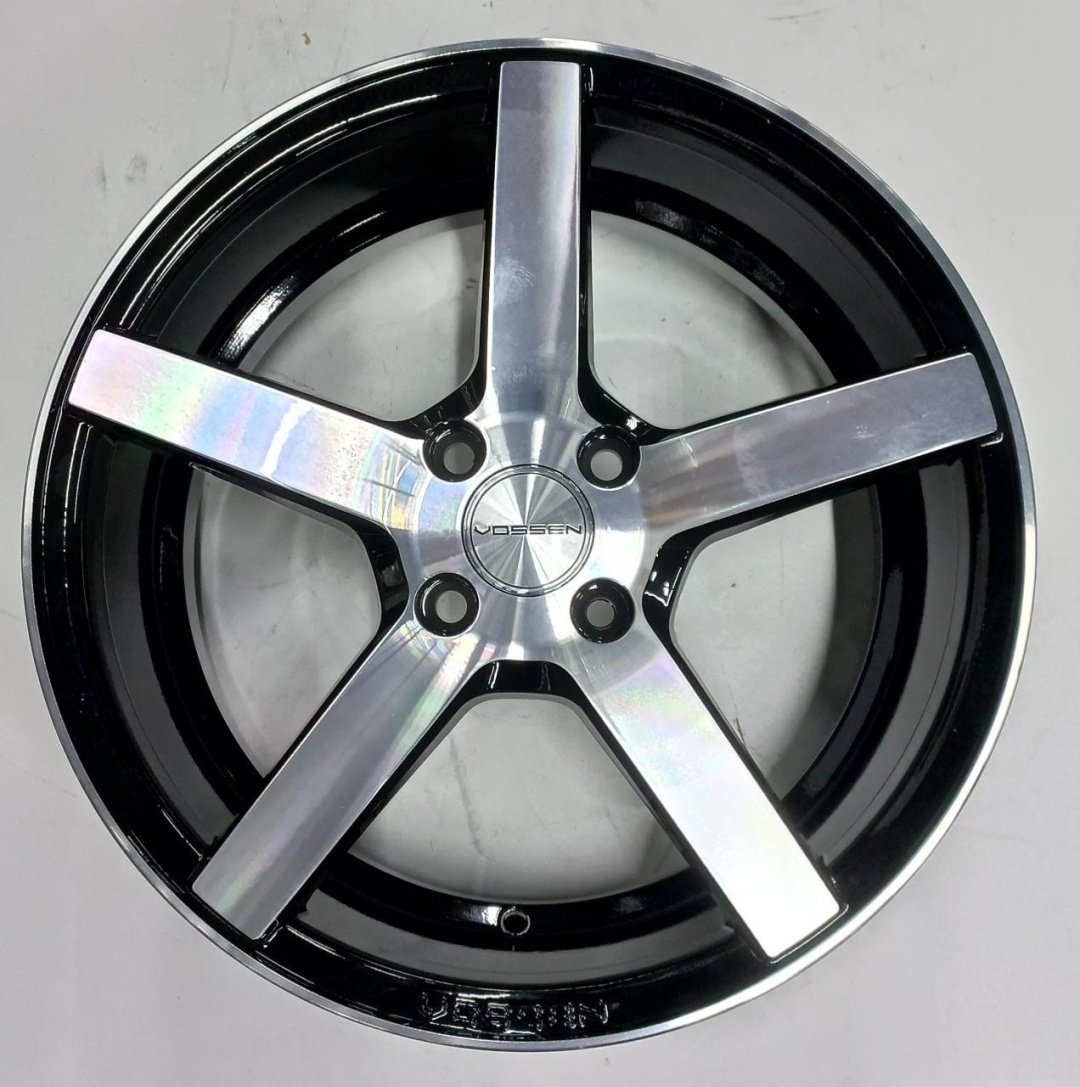 Vossen 554 7x16/4x100 D67.1 ET35 черный, серебристый купить,NaN